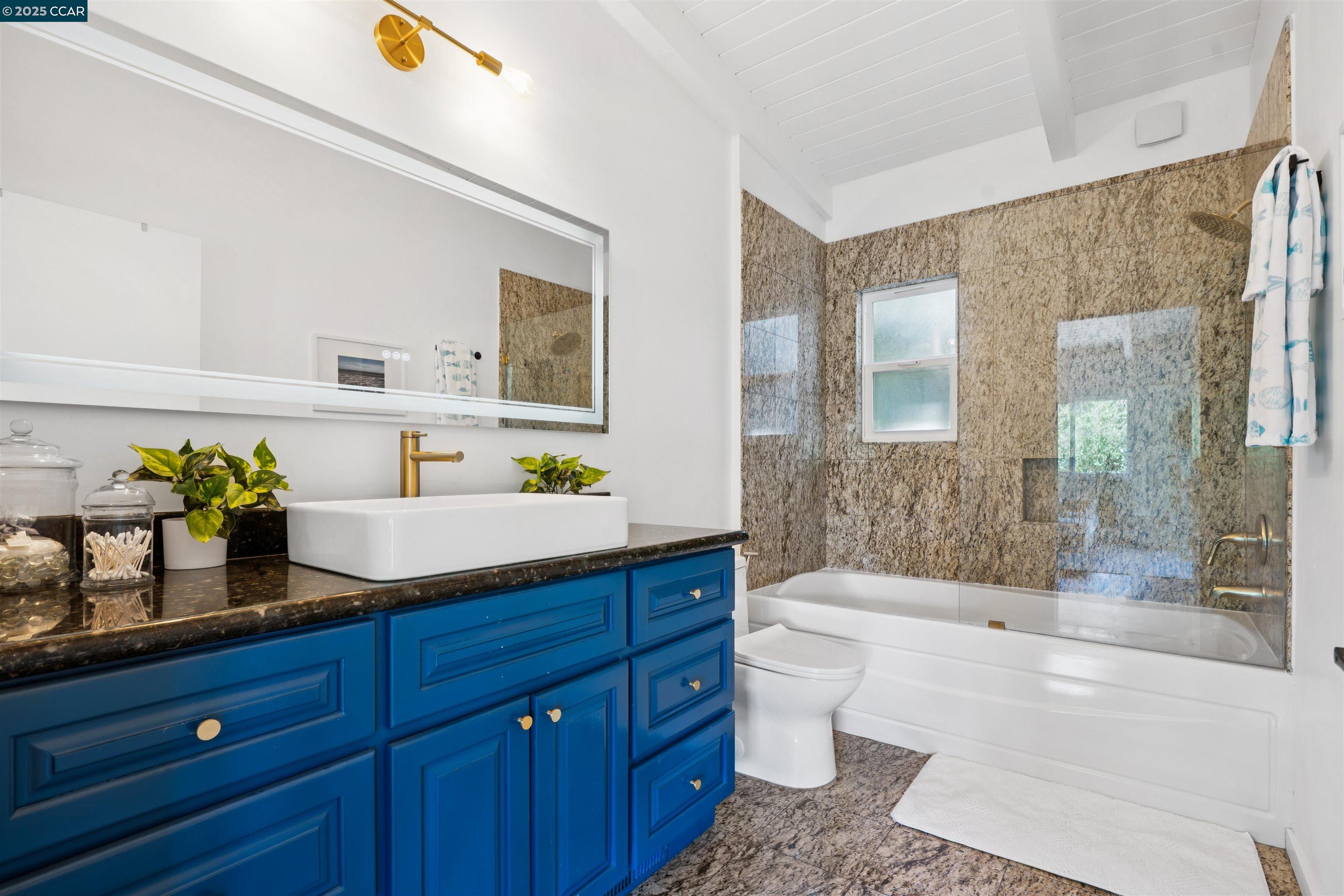 5915 ALHAMBRA AVE, Oakland, California 94611, 4 Bedrooms Bedrooms, 7 Rooms Rooms,3 BathroomsBathrooms,Residential,For Sale,5915 ALHAMBRA AVE,41105254