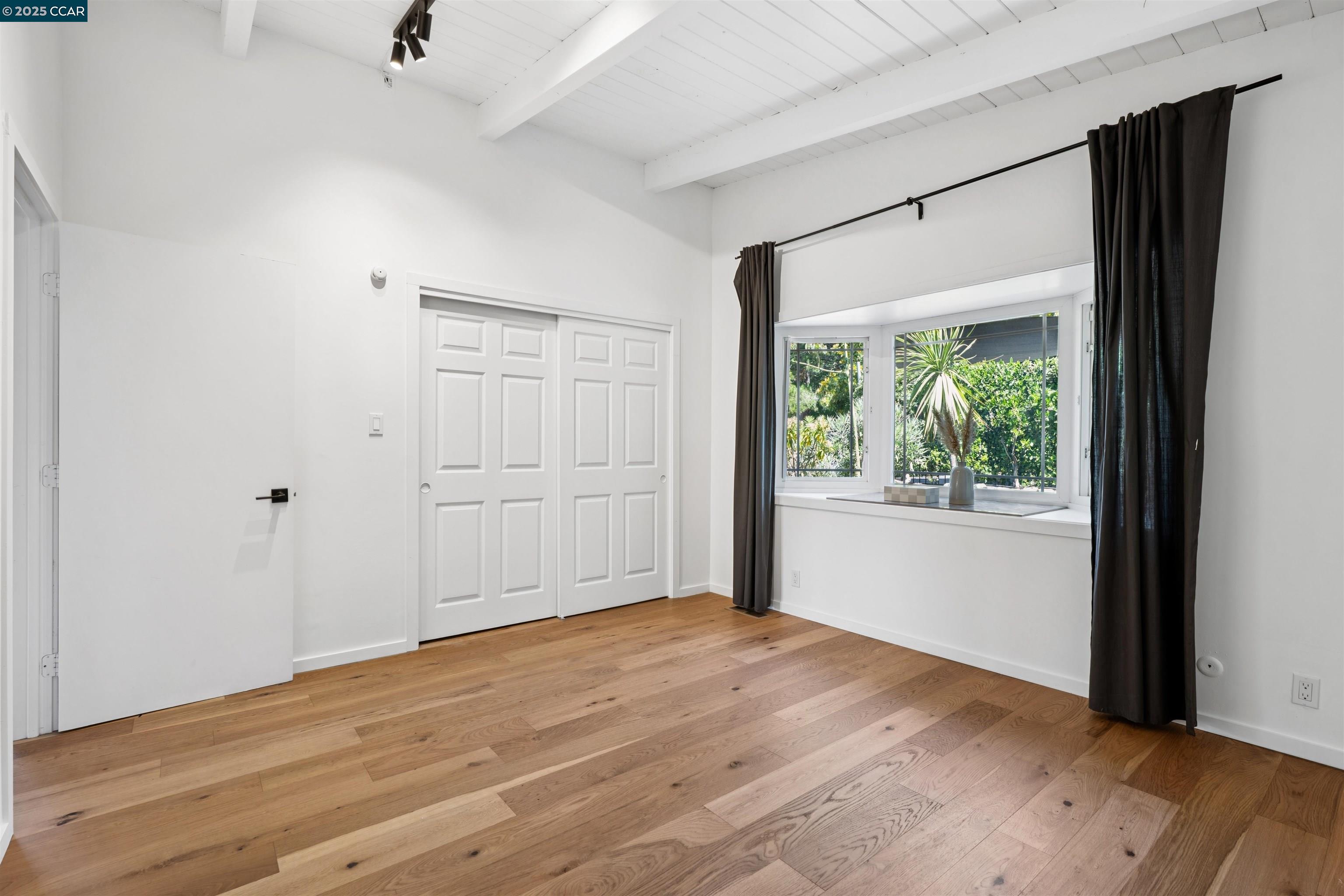 5915 ALHAMBRA AVE, Oakland, California 94611, 4 Bedrooms Bedrooms, 7 Rooms Rooms,3 BathroomsBathrooms,Residential,For Sale,5915 ALHAMBRA AVE,41105254