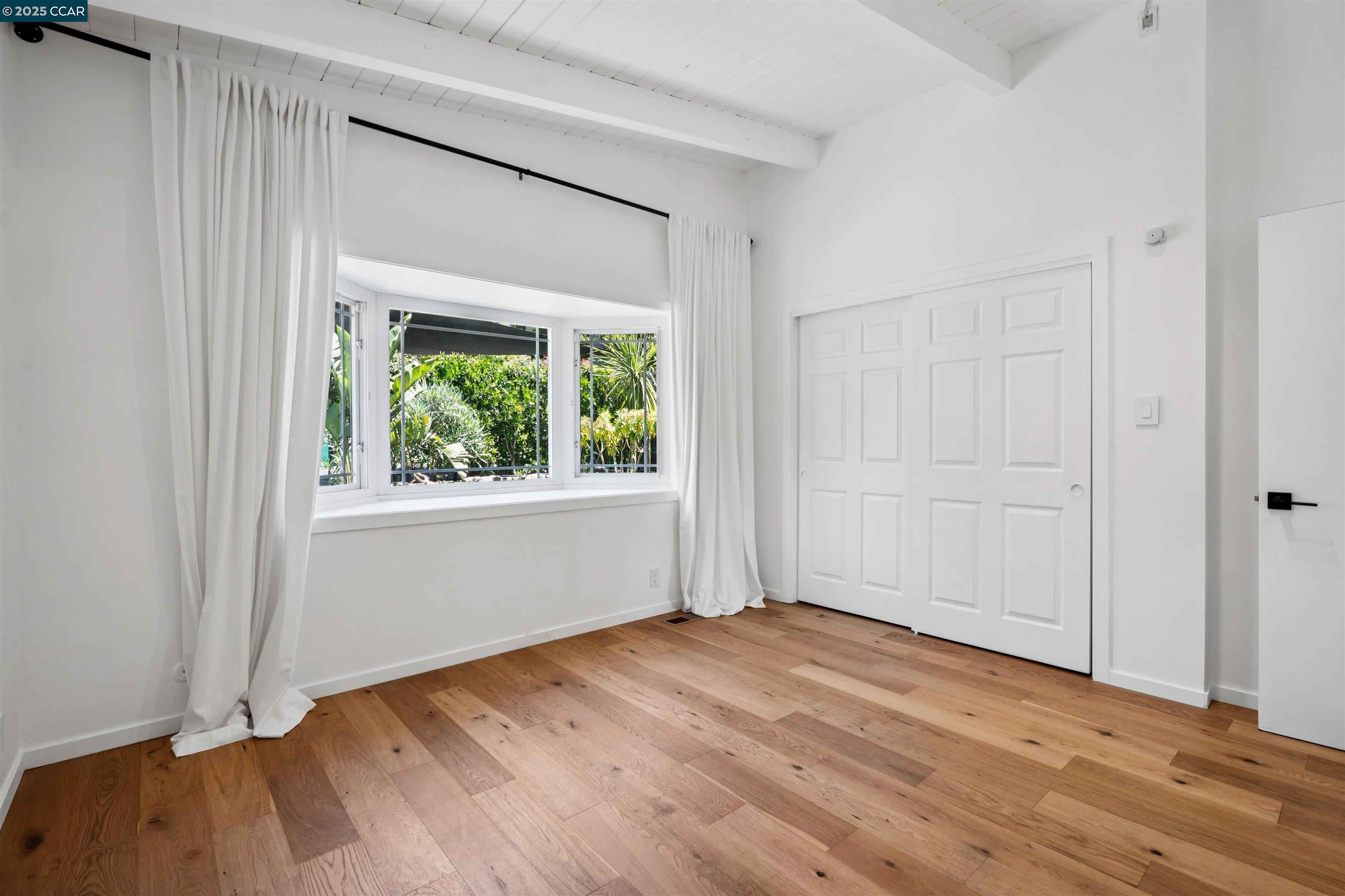 5915 ALHAMBRA AVE, Oakland, California 94611, 4 Bedrooms Bedrooms, 7 Rooms Rooms,3 BathroomsBathrooms,Residential,For Sale,5915 ALHAMBRA AVE,41105254