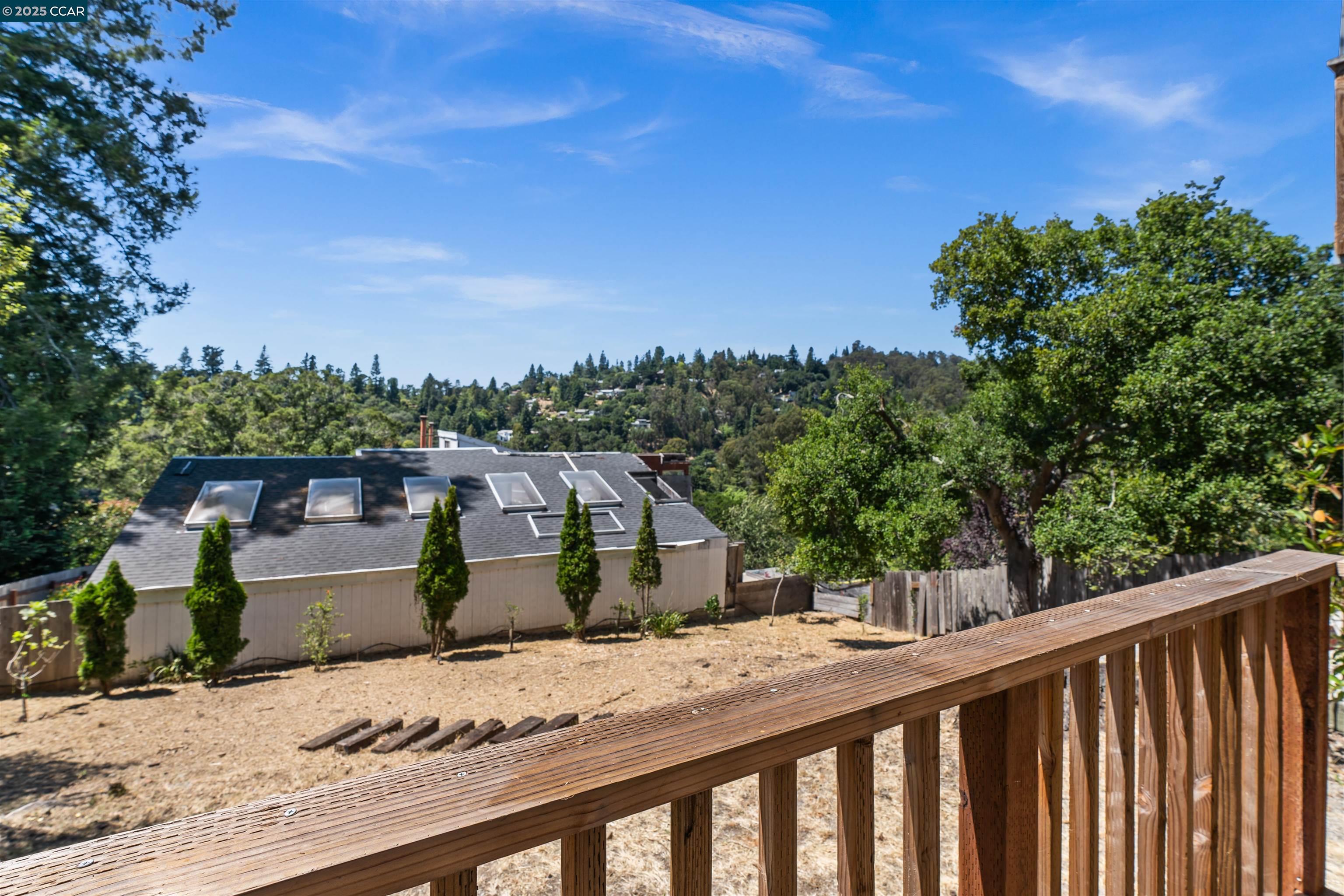 5915 ALHAMBRA AVE, Oakland, California 94611, 4 Bedrooms Bedrooms, 7 Rooms Rooms,3 BathroomsBathrooms,Residential,For Sale,5915 ALHAMBRA AVE,41105254