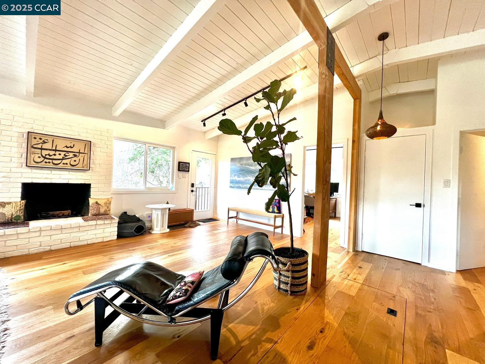 5915 ALHAMBRA AVE, Oakland, California 94611, 4 Bedrooms Bedrooms, 7 Rooms Rooms,3 BathroomsBathrooms,Residential,For Sale,5915 ALHAMBRA AVE,41105254