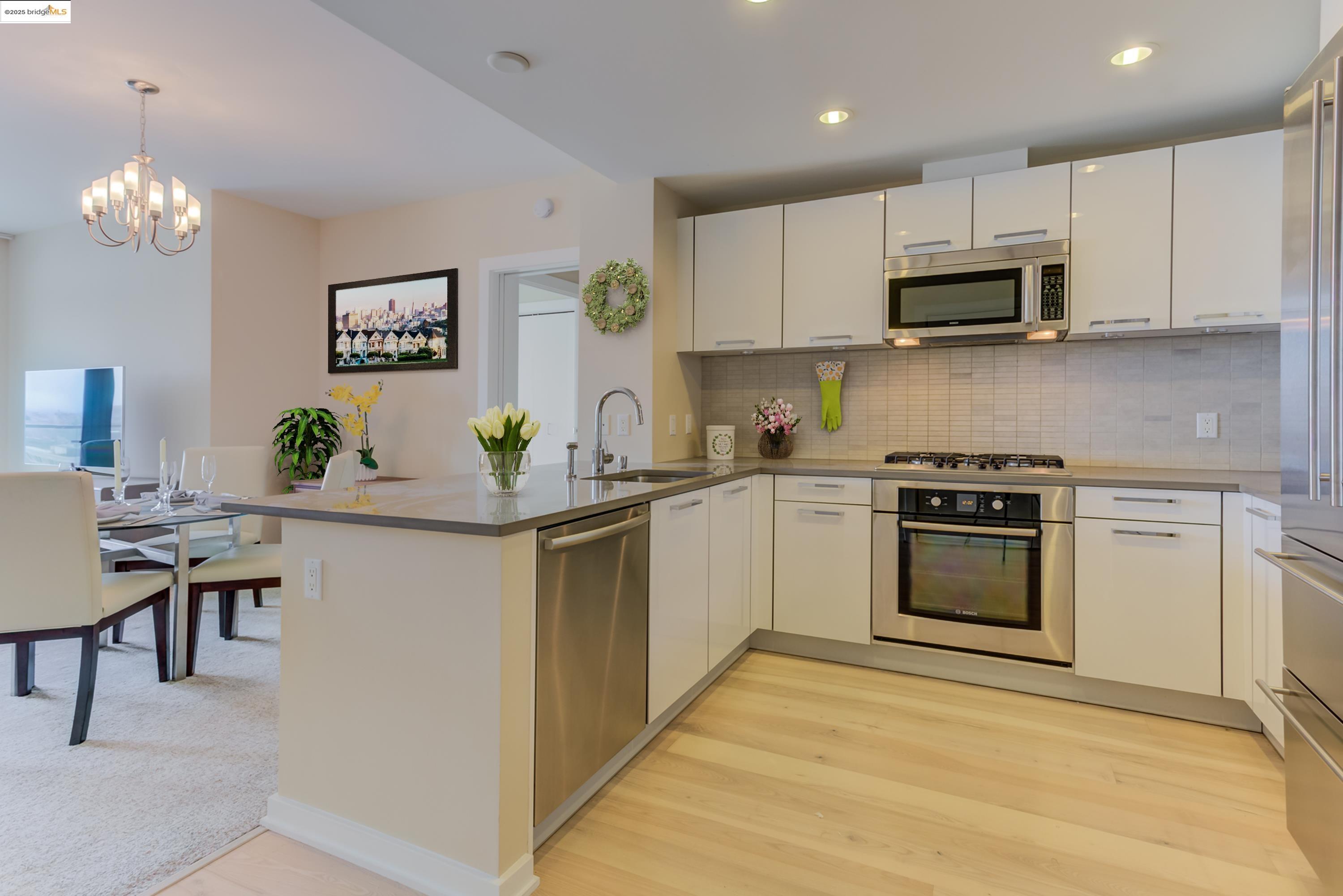 Detail Gallery Image 3 of 23 For 1 Hawthorne 14c,  San Francisco,  CA 94105 - 2 Beds | 2 Baths