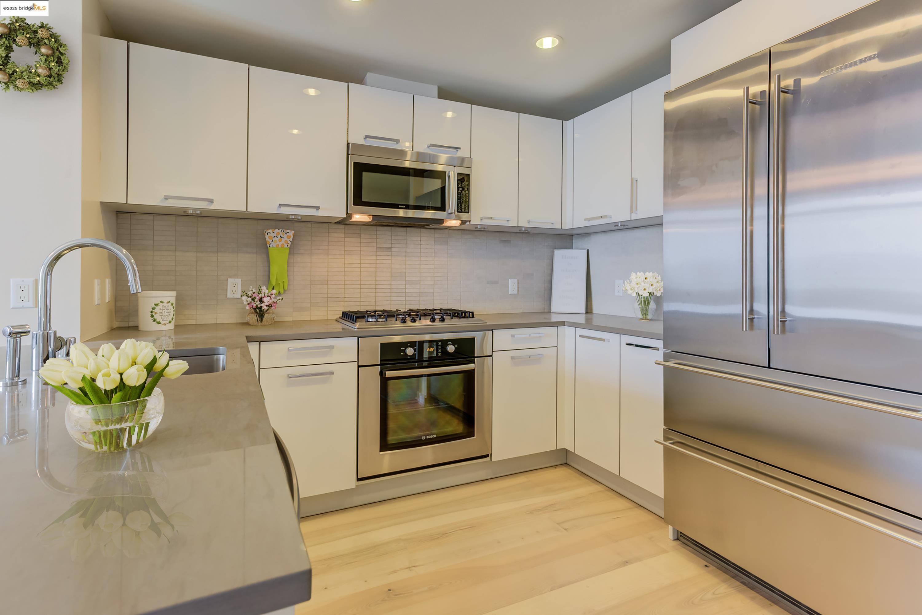 Detail Gallery Image 4 of 23 For 1 Hawthorne 14c,  San Francisco,  CA 94105 - 2 Beds | 2 Baths