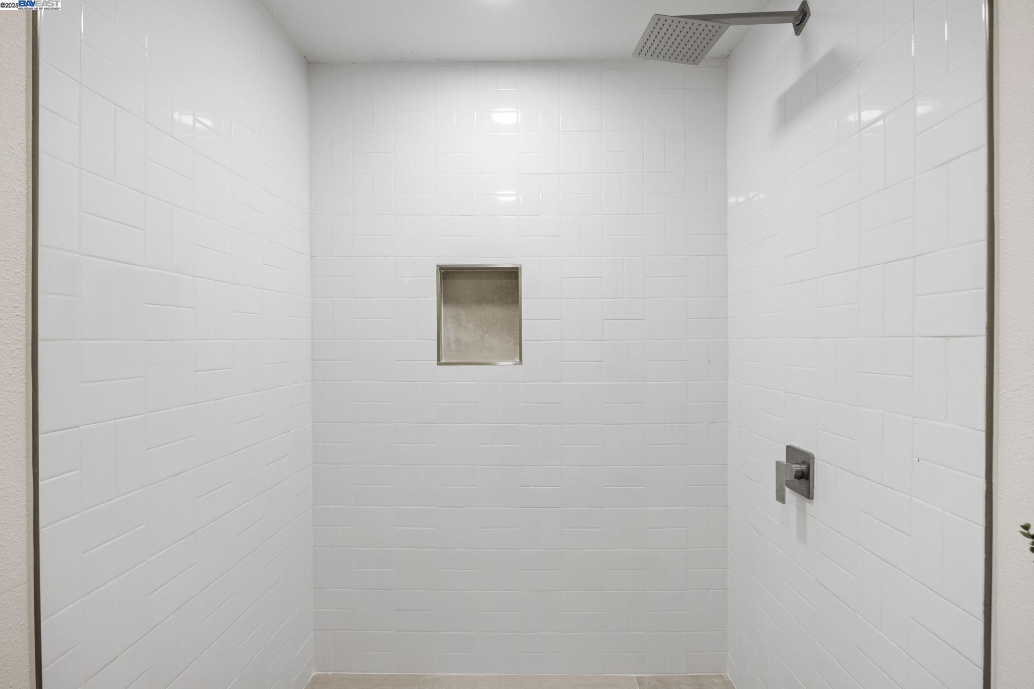 Detail Gallery Image 13 of 29 For 20 W Ruby St, Richmond,  CA 94801 - 2 Beds | 2 Baths
