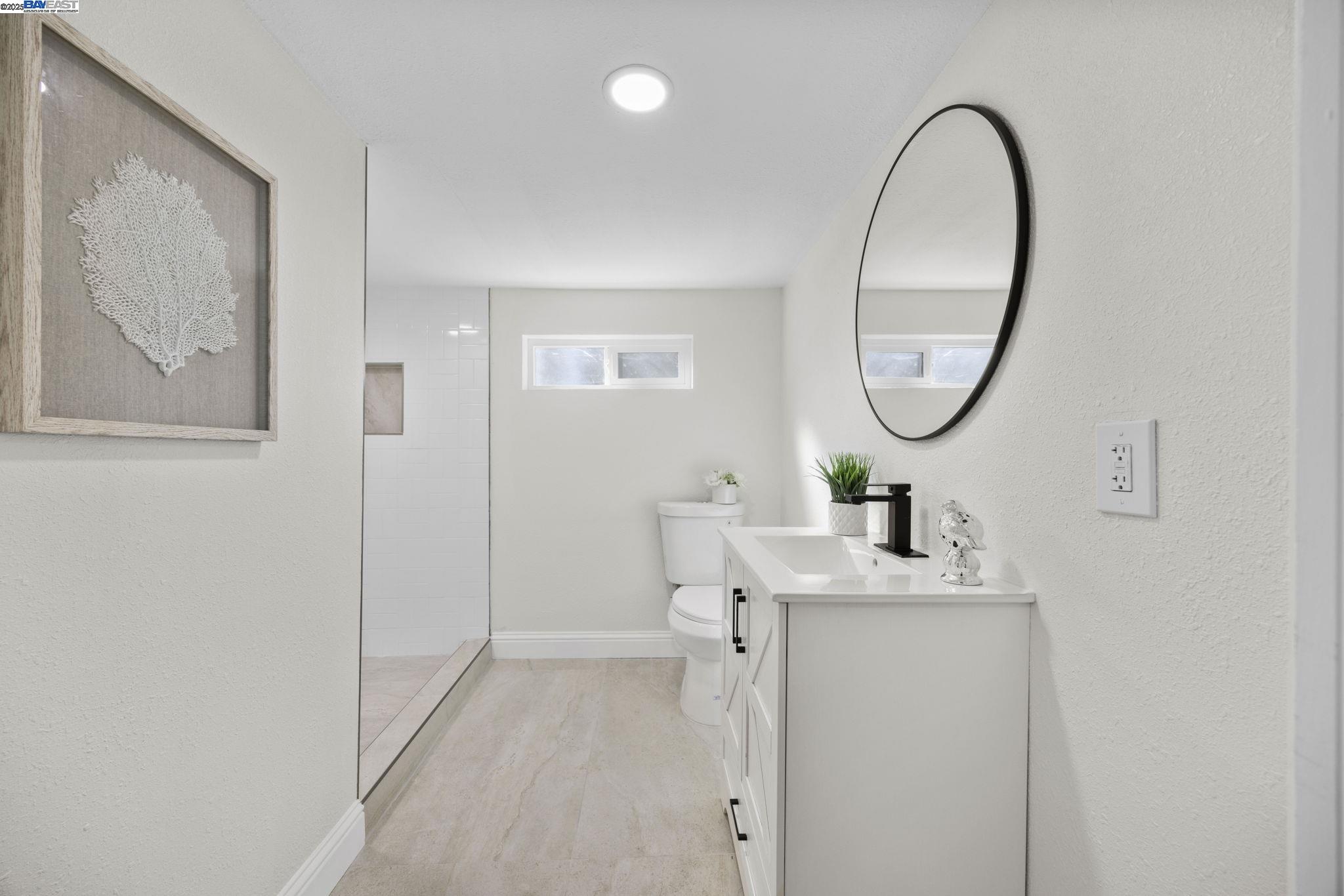Detail Gallery Image 16 of 29 For 20 W Ruby St, Richmond,  CA 94801 - 2 Beds | 2 Baths