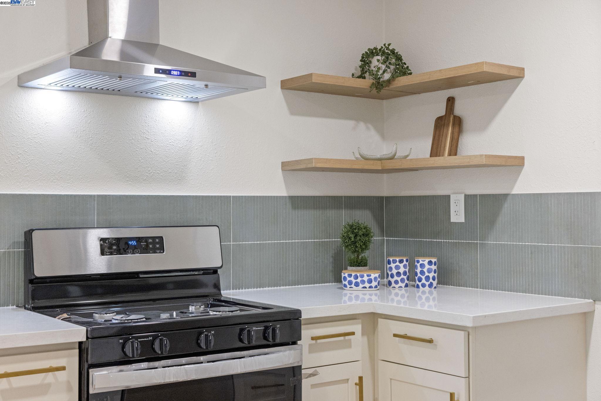 Detail Gallery Image 21 of 29 For 20 W Ruby St, Richmond,  CA 94801 - 2 Beds | 2 Baths