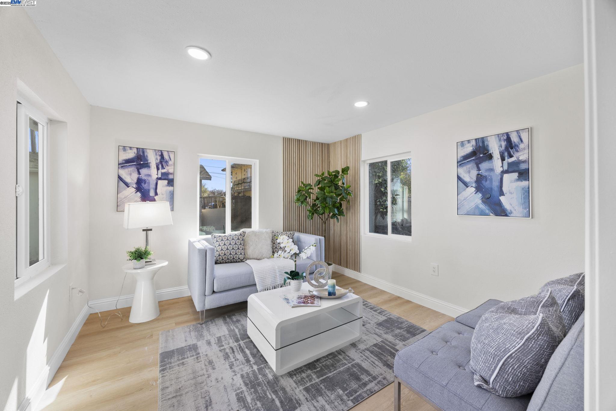 Detail Gallery Image 4 of 29 For 20 W Ruby St, Richmond,  CA 94801 - 2 Beds | 2 Baths