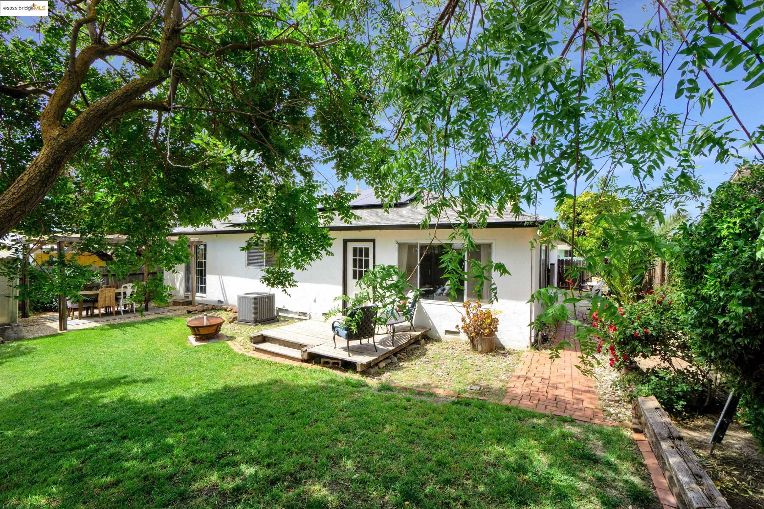 Detail Gallery Image 12 of 45 For 835 Elm Way, Rio Vista,  CA 94571 - 3 Beds | 1/1 Baths