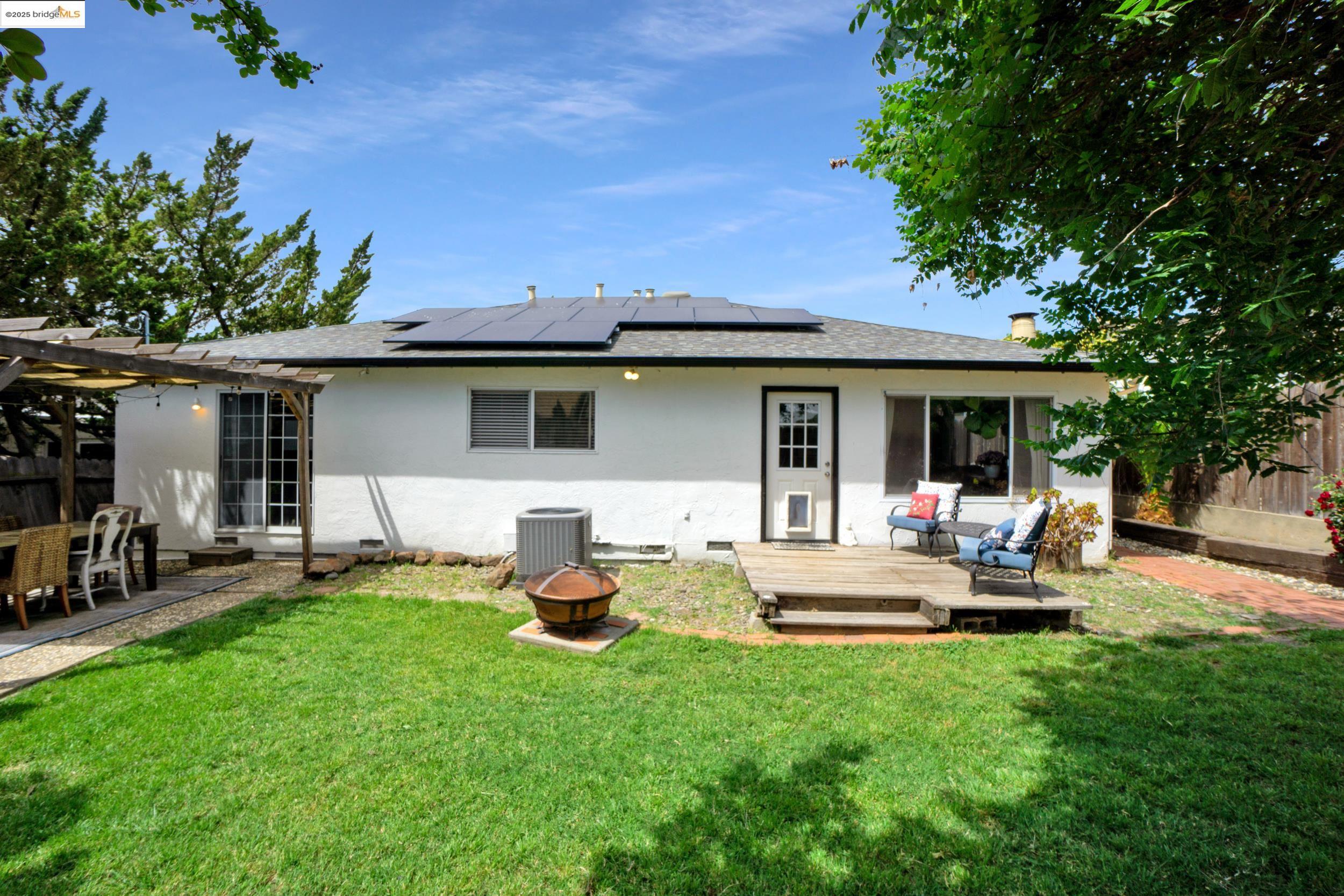 Detail Gallery Image 13 of 45 For 835 Elm Way, Rio Vista,  CA 94571 - 3 Beds | 1/1 Baths