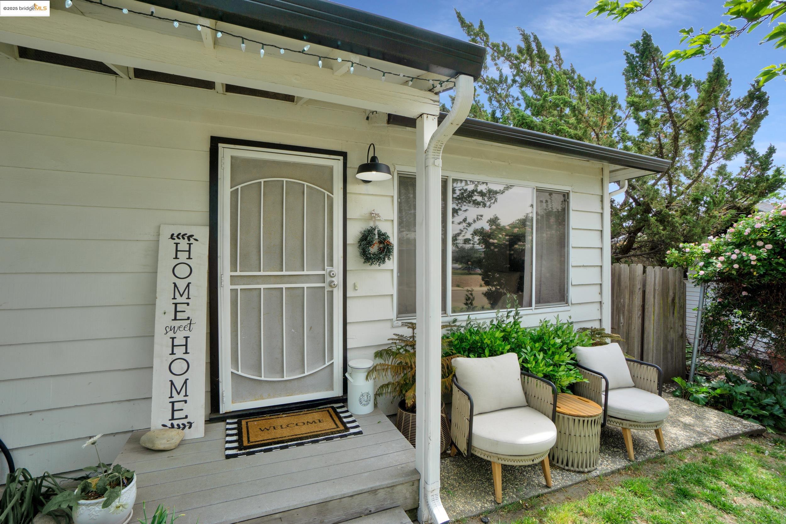Detail Gallery Image 7 of 45 For 835 Elm Way, Rio Vista,  CA 94571 - 3 Beds | 1/1 Baths