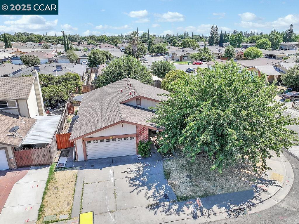 Detail Gallery Image 2 of 28 For 302 Lisa Ct, Stockton,  CA 95210 - 4 Beds | 2 Baths