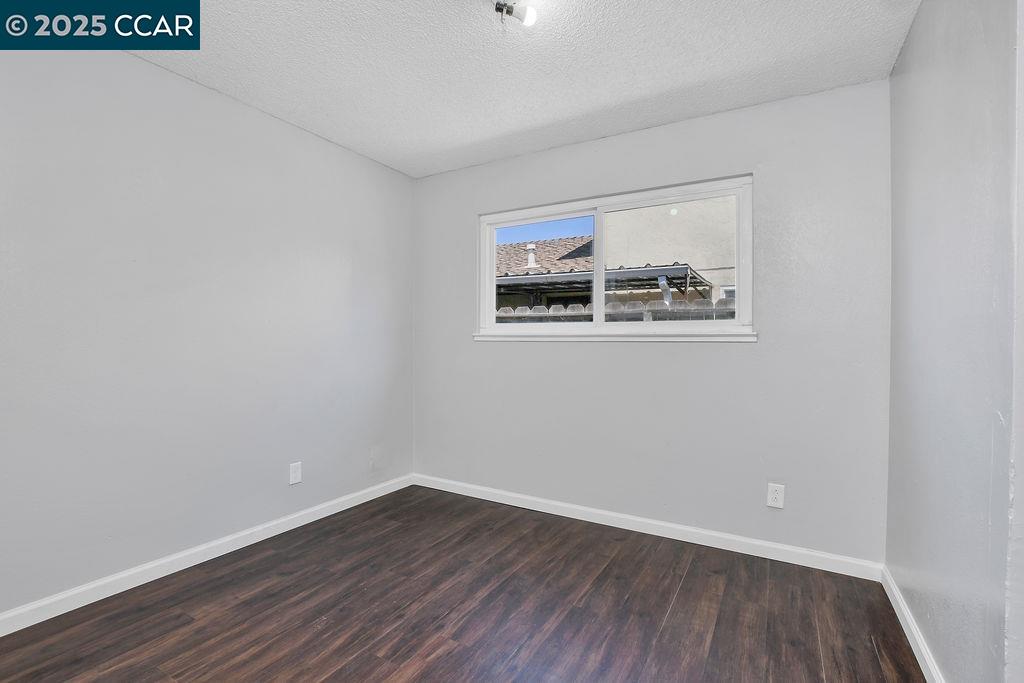 Detail Gallery Image 14 of 28 For 302 Lisa Ct, Stockton,  CA 95210 - 4 Beds | 2 Baths