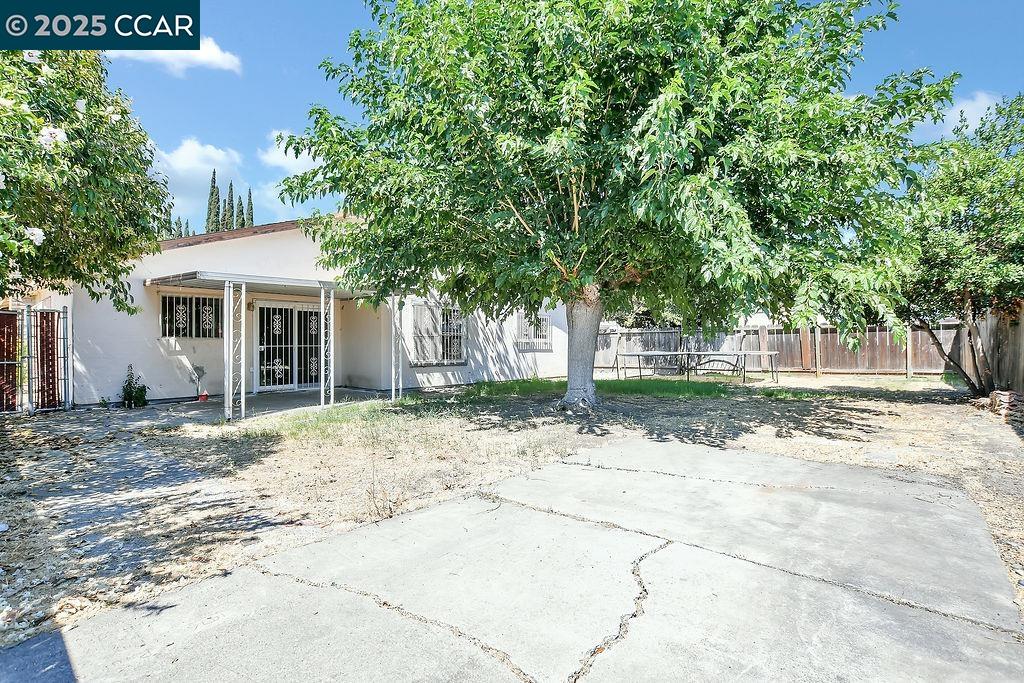 Detail Gallery Image 25 of 28 For 302 Lisa Ct, Stockton,  CA 95210 - 4 Beds | 2 Baths