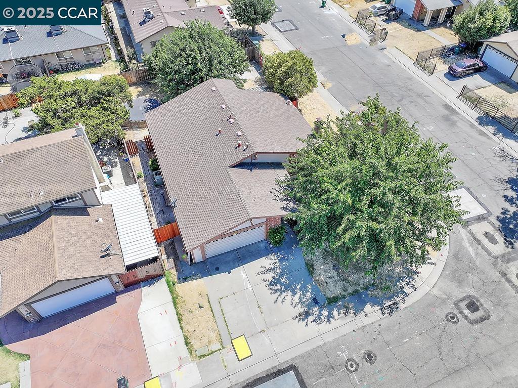 Detail Gallery Image 4 of 28 For 302 Lisa Ct, Stockton,  CA 95210 - 4 Beds | 2 Baths