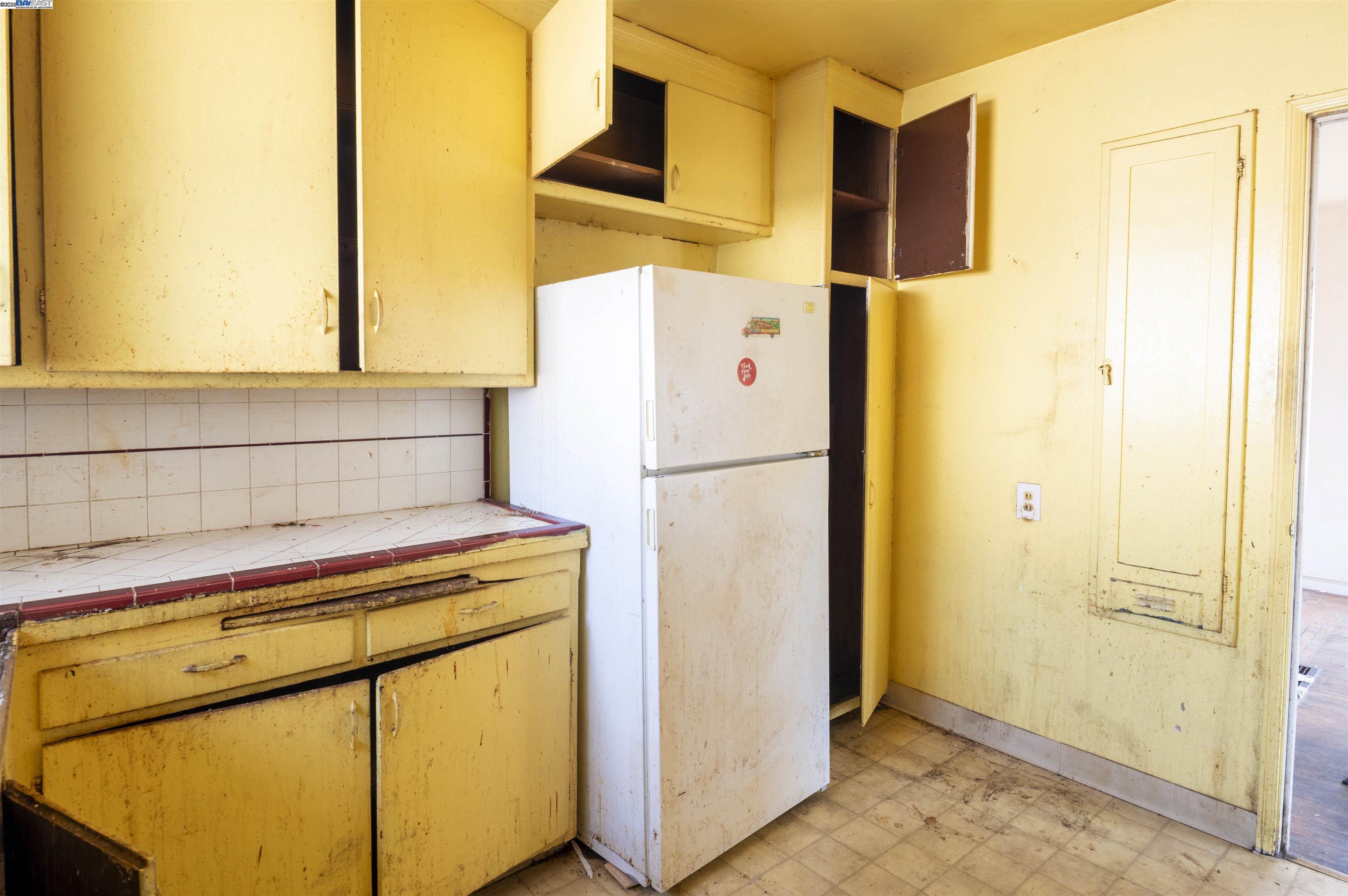 Detail Gallery Image 7 of 16 For 9638 E St, Oakland,  CA 94603 - 2 Beds | 1 Baths