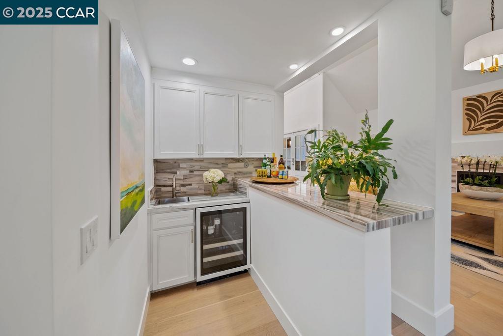 Detail Gallery Image 18 of 60 For 33 Los Arabis Circle, Lafayette,  CA 94549 - 5 Beds | 4/1 Baths