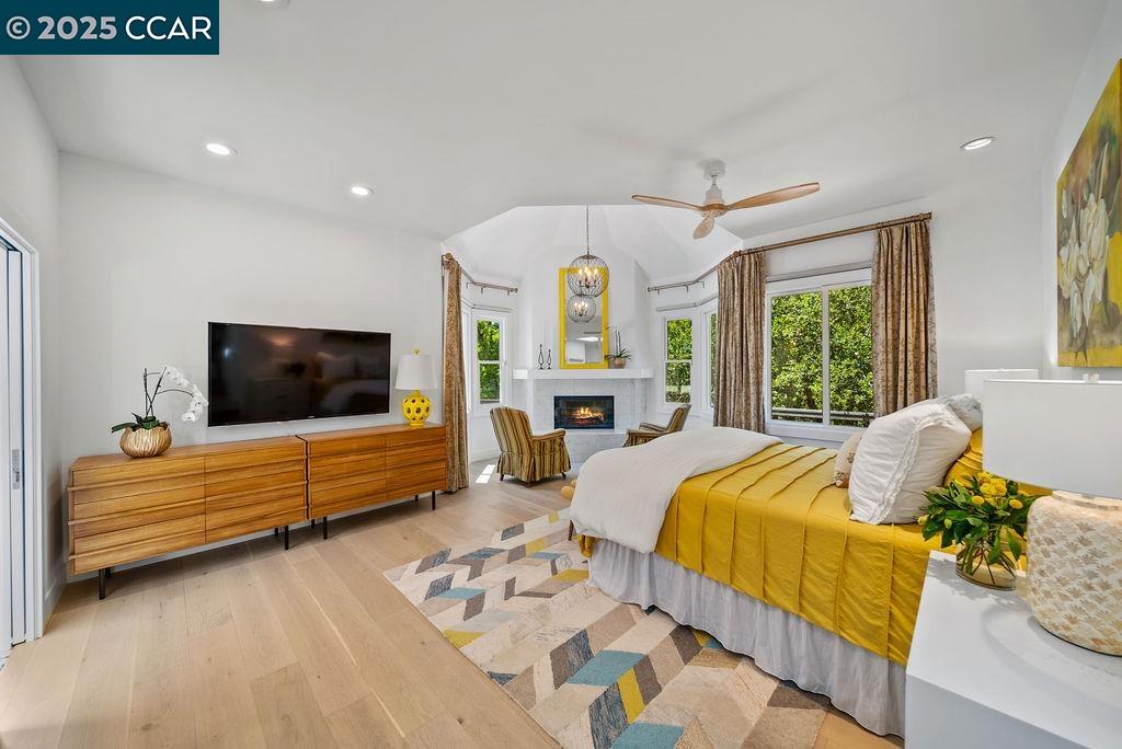 Detail Gallery Image 20 of 60 For 33 Los Arabis Circle, Lafayette,  CA 94549 - 5 Beds | 4/1 Baths