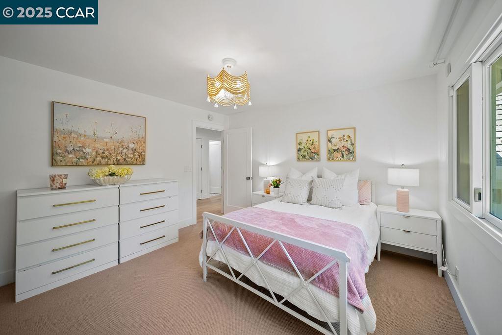 Detail Gallery Image 30 of 60 For 33 Los Arabis Circle, Lafayette,  CA 94549 - 5 Beds | 4/1 Baths