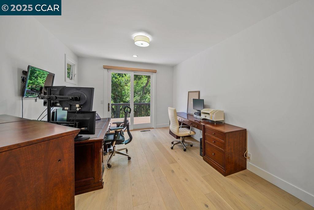 Detail Gallery Image 34 of 60 For 33 Los Arabis Circle, Lafayette,  CA 94549 - 5 Beds | 4/1 Baths