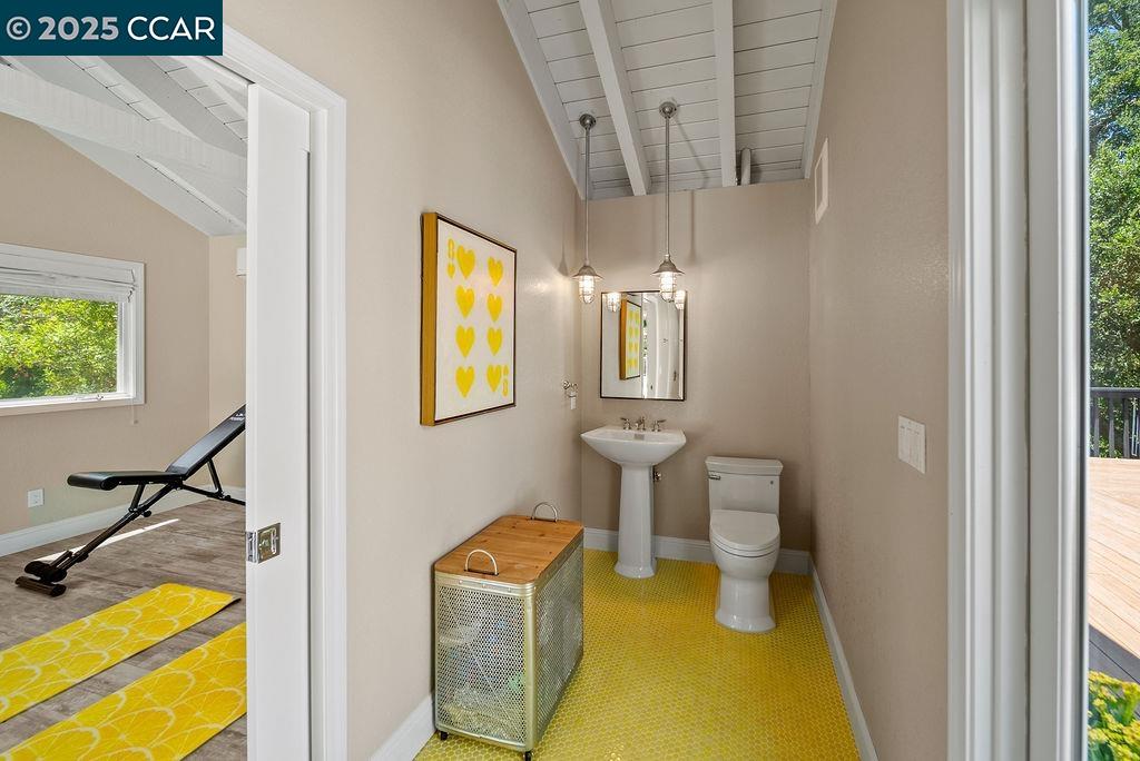 Detail Gallery Image 38 of 60 For 33 Los Arabis Circle, Lafayette,  CA 94549 - 5 Beds | 4/1 Baths