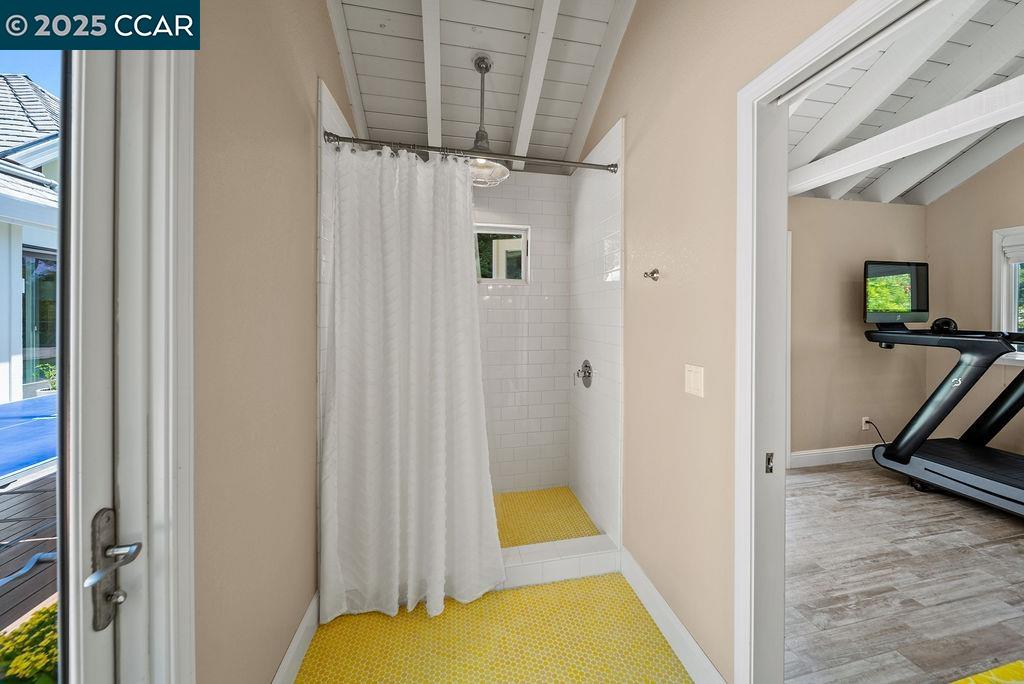 Detail Gallery Image 39 of 60 For 33 Los Arabis Circle, Lafayette,  CA 94549 - 5 Beds | 4/1 Baths