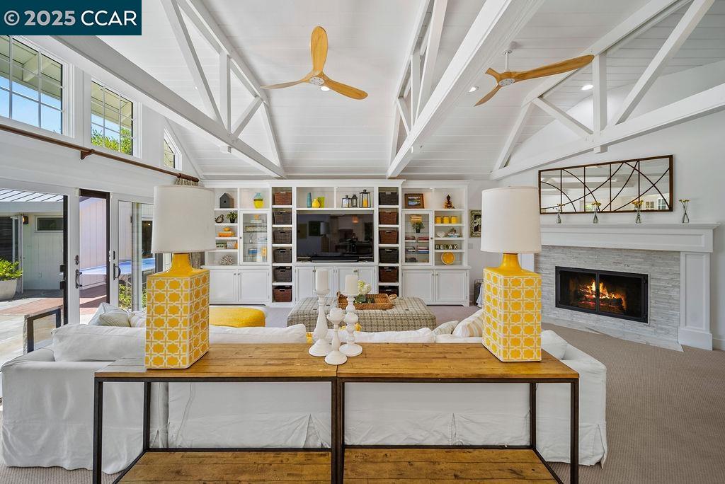 Detail Gallery Image 5 of 60 For 33 Los Arabis Circle, Lafayette,  CA 94549 - 5 Beds | 4/1 Baths