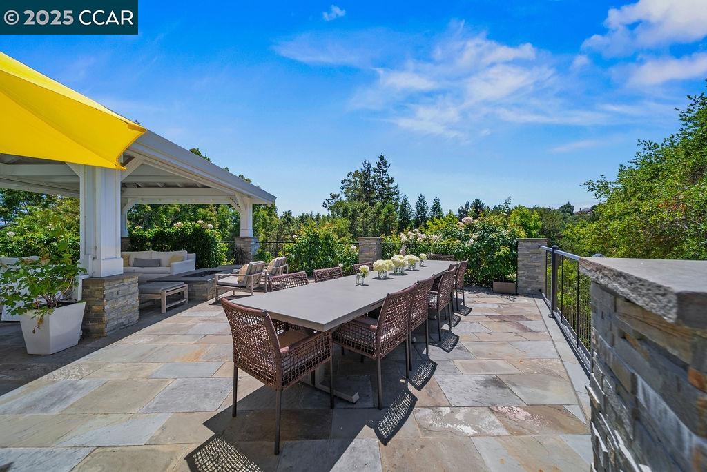 Detail Gallery Image 42 of 60 For 33 Los Arabis Circle, Lafayette,  CA 94549 - 5 Beds | 4/1 Baths