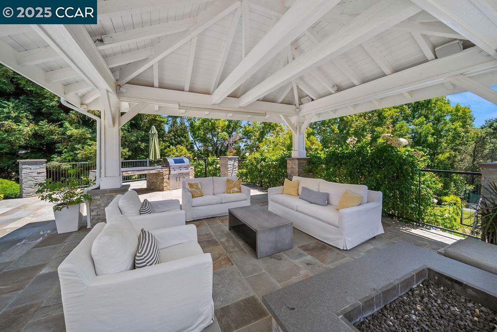 Detail Gallery Image 44 of 60 For 33 Los Arabis Circle, Lafayette,  CA 94549 - 5 Beds | 4/1 Baths