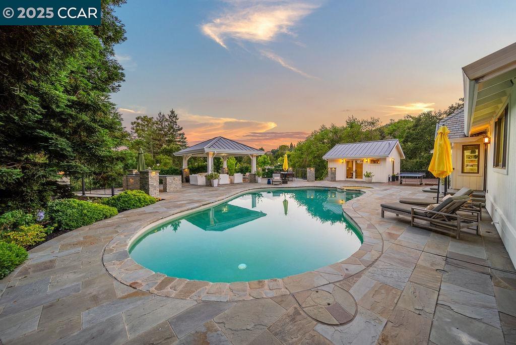 Detail Gallery Image 52 of 60 For 33 Los Arabis Circle, Lafayette,  CA 94549 - 5 Beds | 4/1 Baths