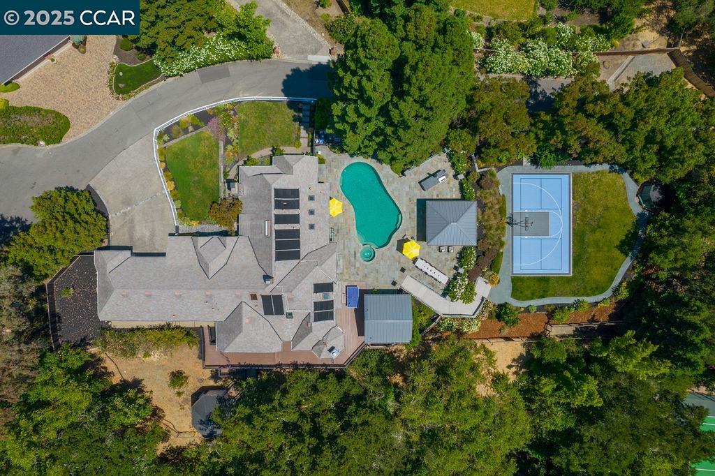 Detail Gallery Image 56 of 60 For 33 Los Arabis Circle, Lafayette,  CA 94549 - 5 Beds | 4/1 Baths