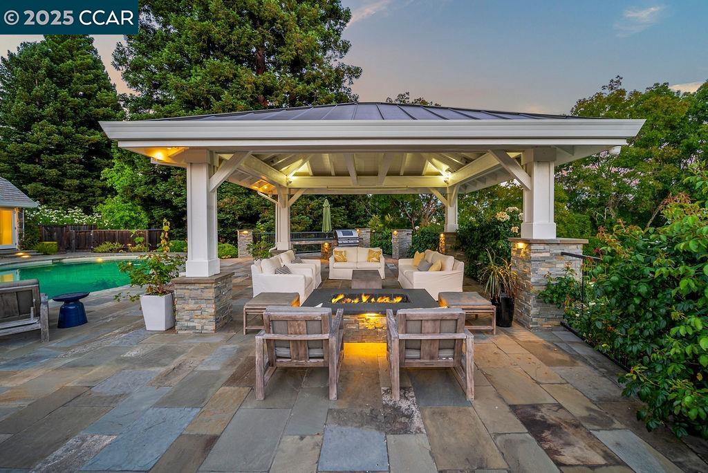 Detail Gallery Image 57 of 60 For 33 Los Arabis Circle, Lafayette,  CA 94549 - 5 Beds | 4/1 Baths