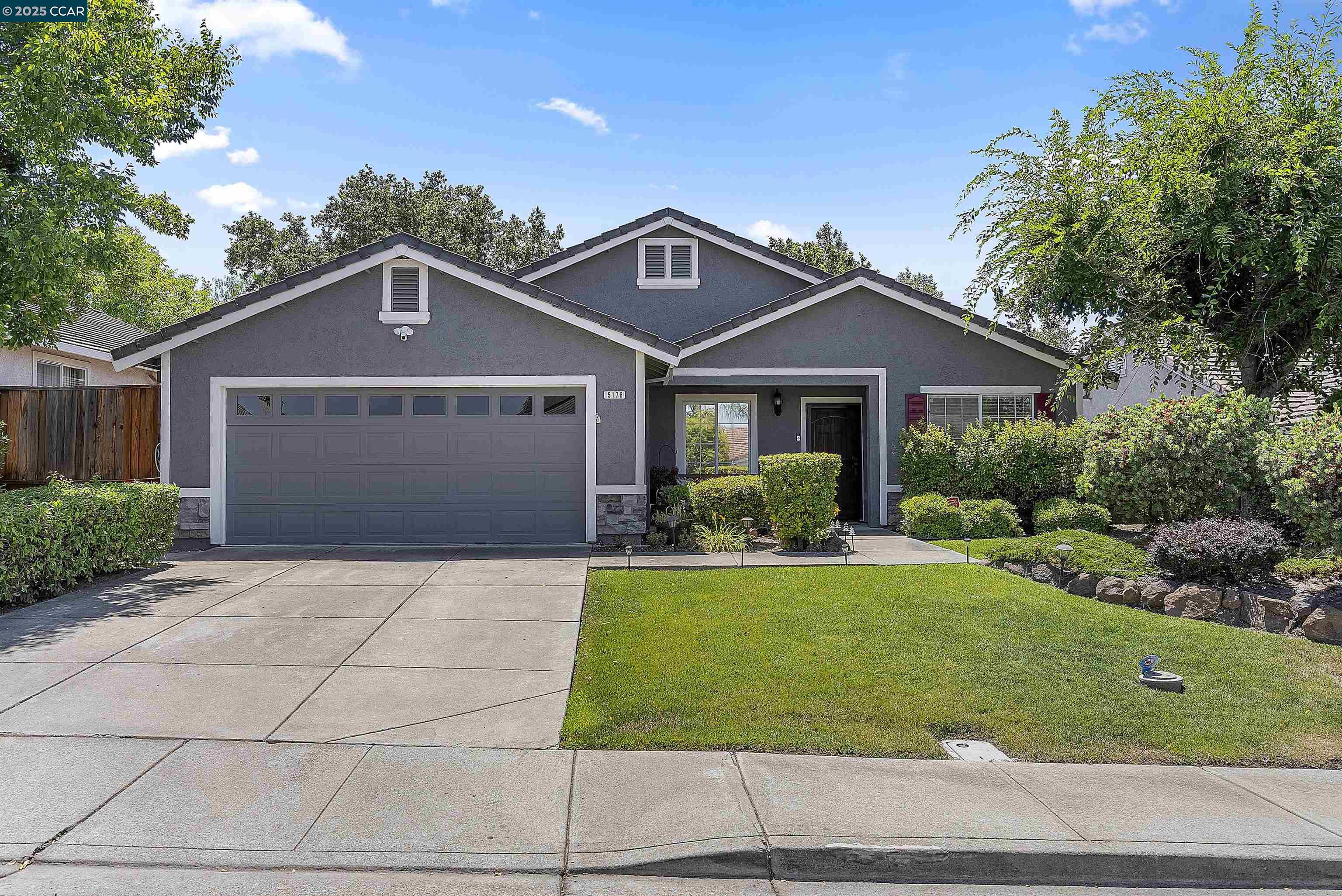 Detail Gallery Image 1 of 55 For 5176 Tehachapi Way, Antioch,  CA 94531 - 3 Beds | 2 Baths