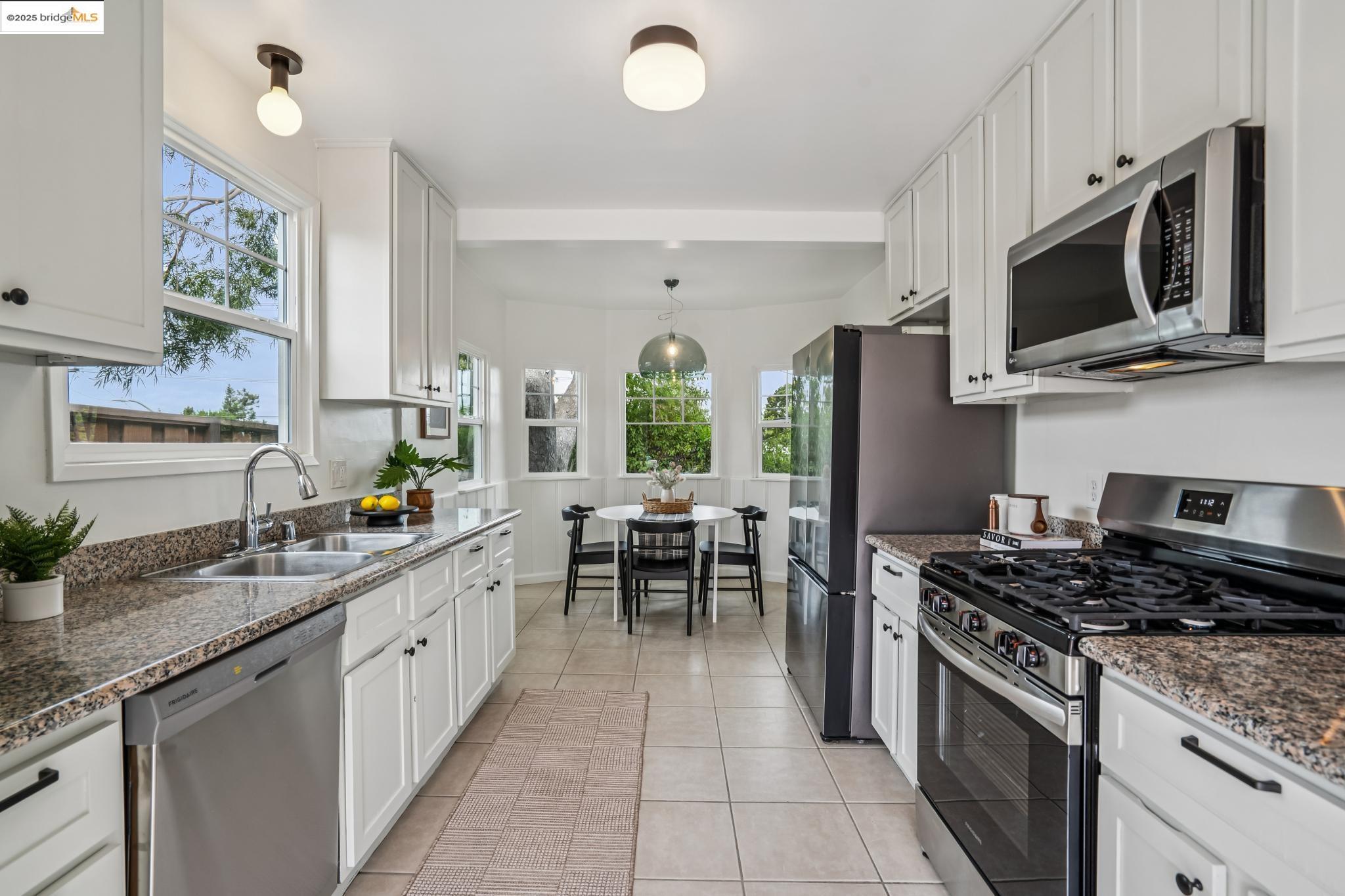 Detail Gallery Image 11 of 30 For 4006 Lincoln Ave, Oakland,  CA 94602 - 2 Beds | 1 Baths