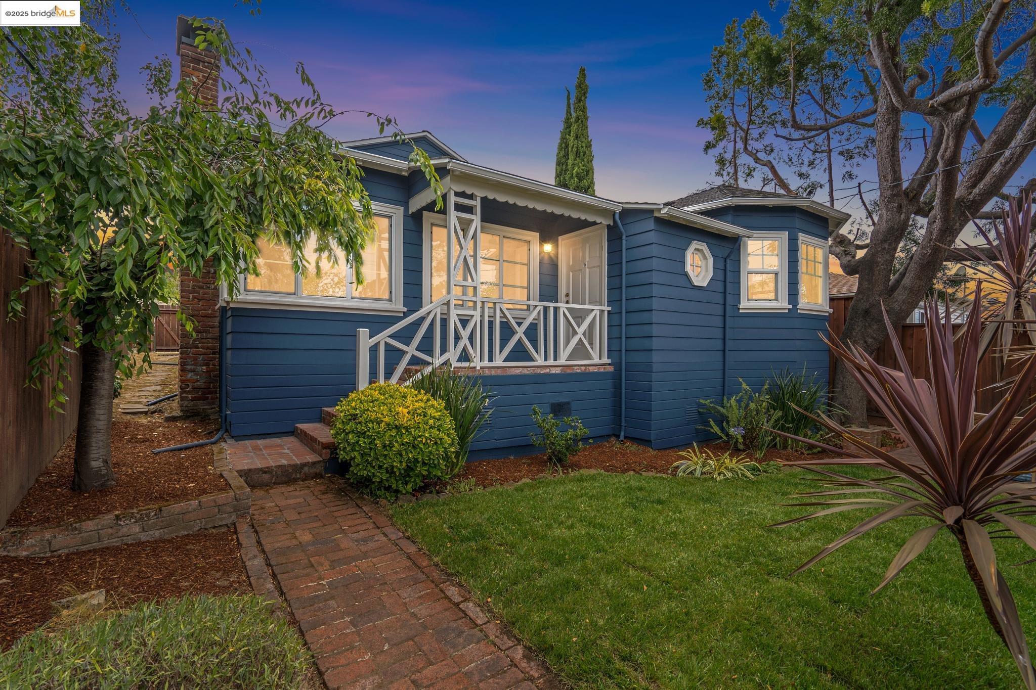 Detail Gallery Image 30 of 30 For 4006 Lincoln Ave, Oakland,  CA 94602 - 2 Beds | 1 Baths