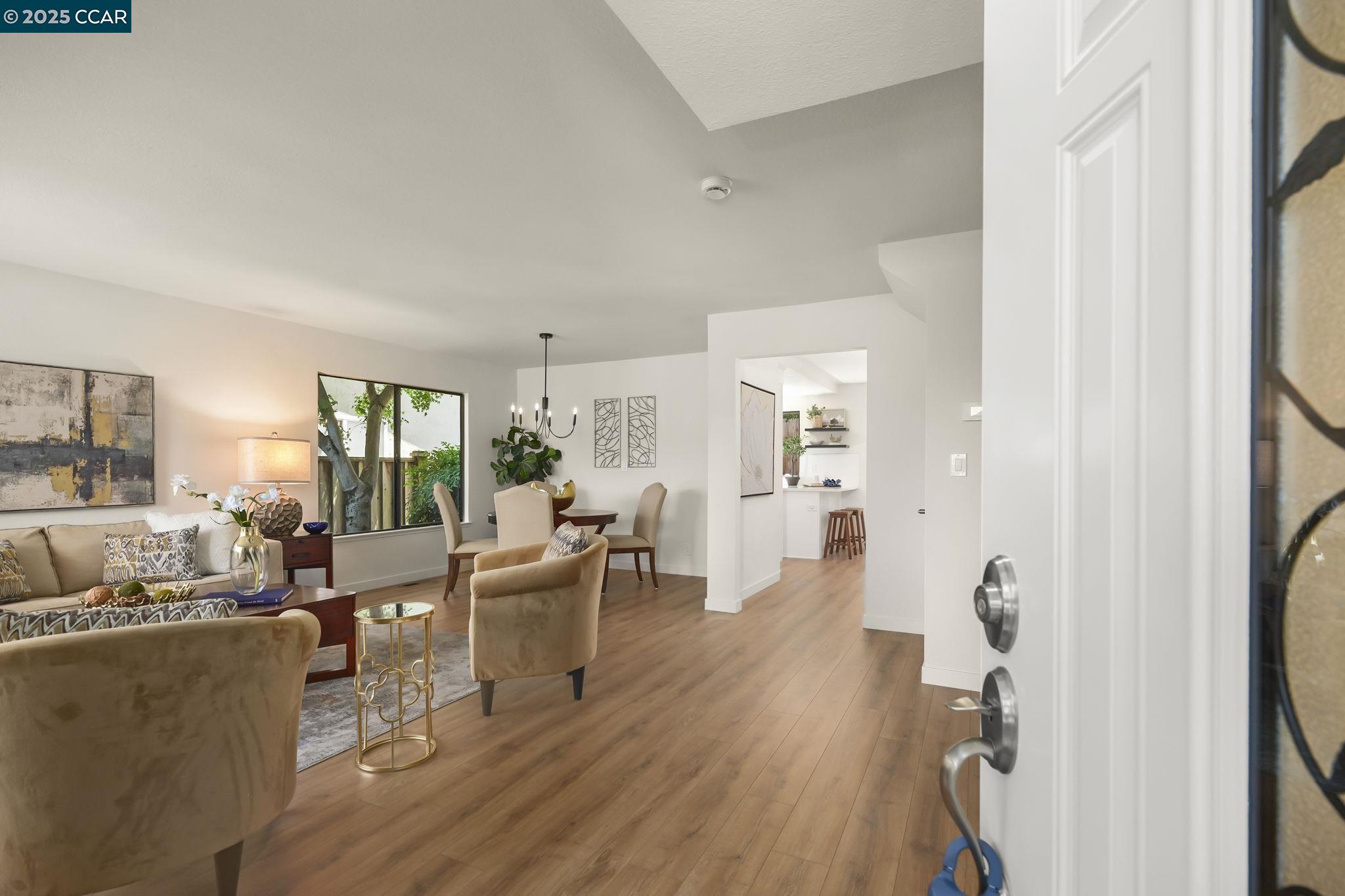 Detail Gallery Image 13 of 35 For 169 Castleton Court, San Ramon,  CA 94583 - 4 Beds | 2/1 Baths
