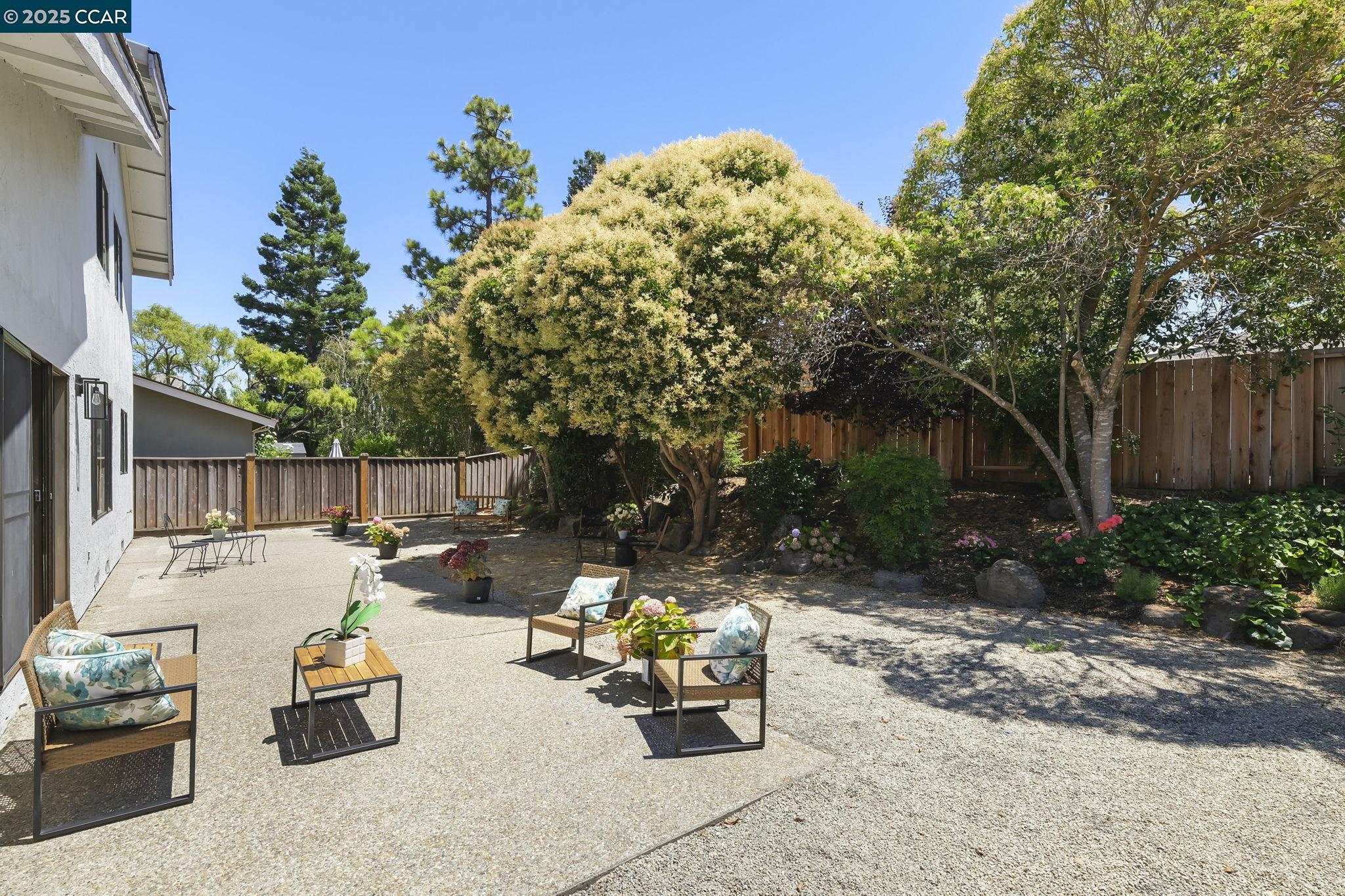 Detail Gallery Image 27 of 35 For 169 Castleton Court, San Ramon,  CA 94583 - 4 Beds | 2/1 Baths