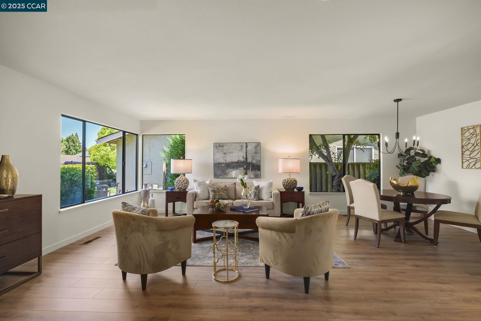 Detail Gallery Image 6 of 35 For 169 Castleton Court, San Ramon,  CA 94583 - 4 Beds | 2/1 Baths