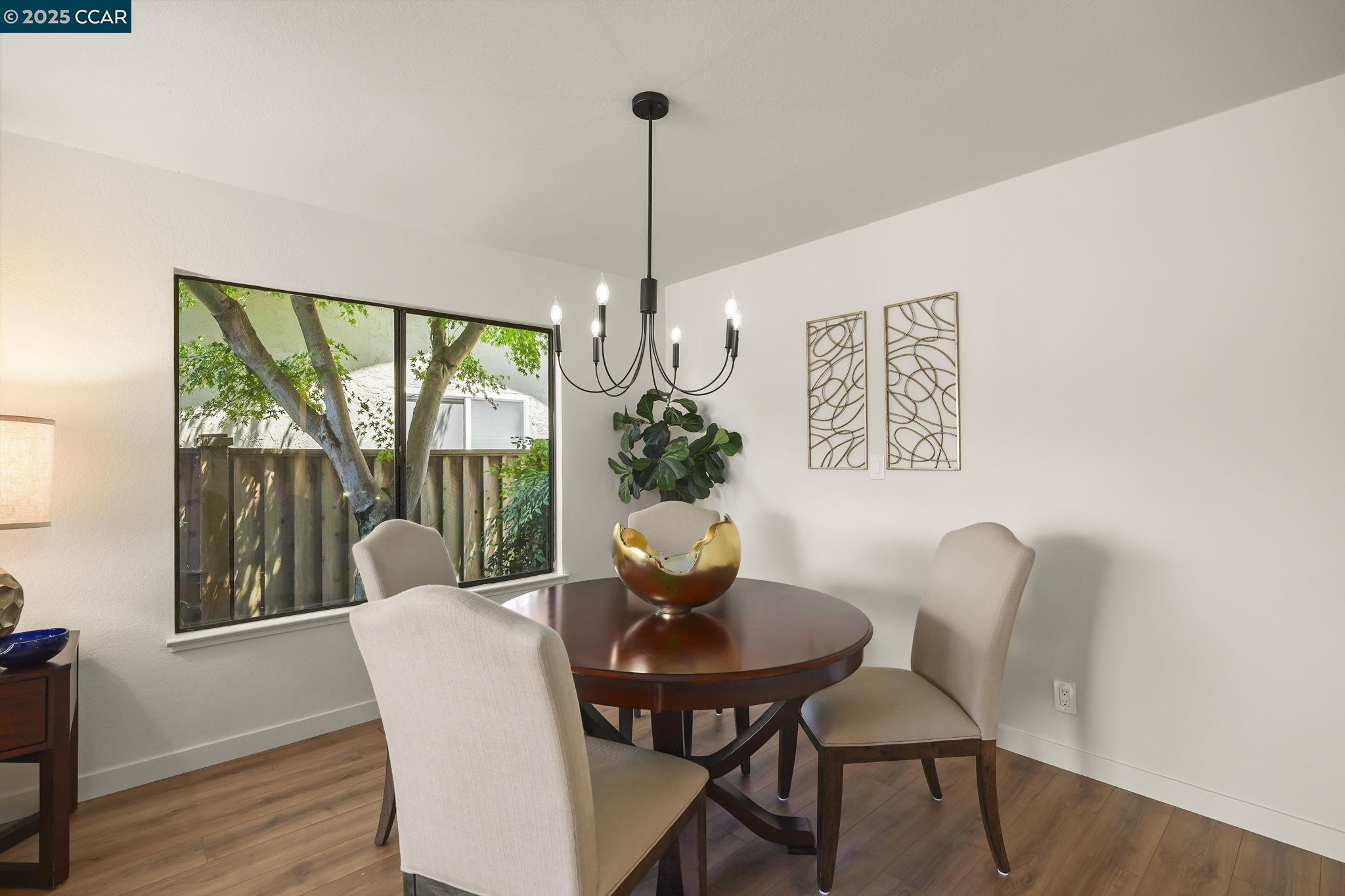 Detail Gallery Image 7 of 35 For 169 Castleton Court, San Ramon,  CA 94583 - 4 Beds | 2/1 Baths