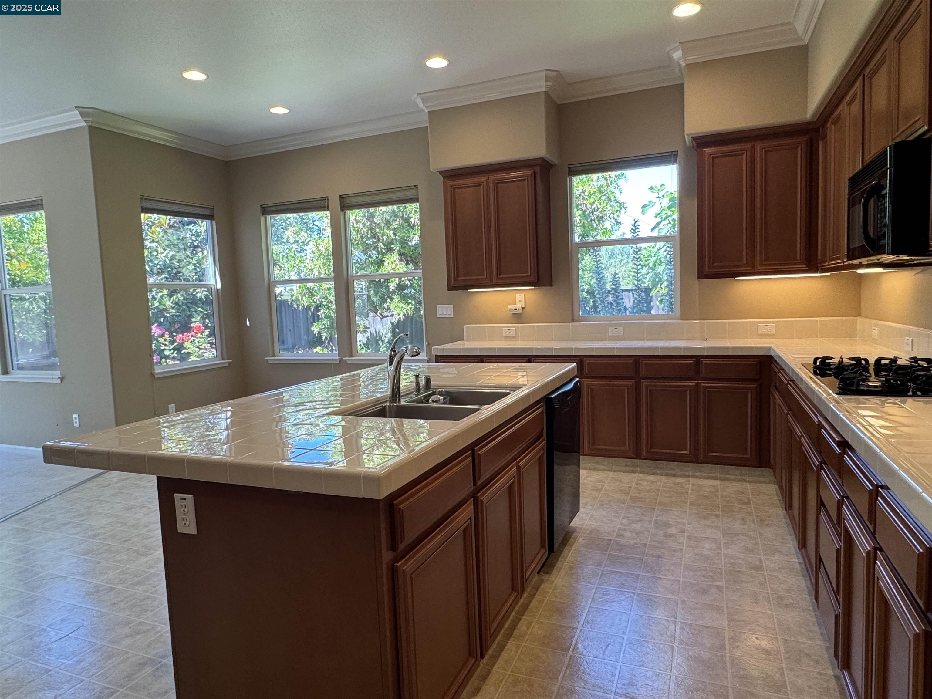 Detail Gallery Image 14 of 22 For 100 Elegans Ct, San Ramon,  CA 94582 - 3 Beds | 2 Baths