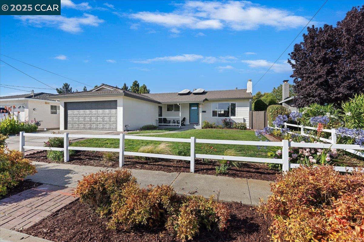 Detail Gallery Image 1 of 39 For 36172 Sandalwood St, Newark,  CA 94560 - 4 Beds | 2 Baths