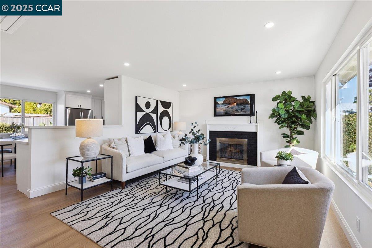 Detail Gallery Image 5 of 39 For 36172 Sandalwood St, Newark,  CA 94560 - 4 Beds | 2 Baths
