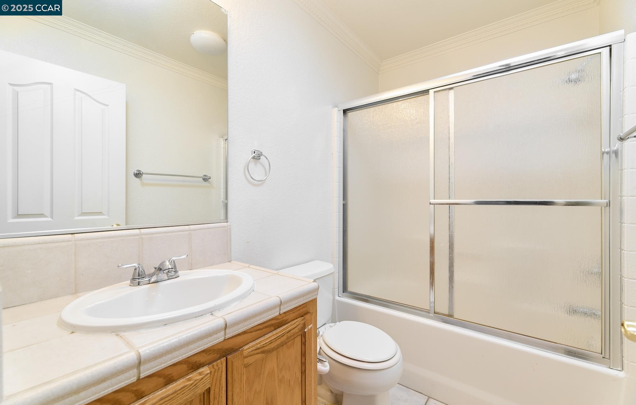 Detail Gallery Image 17 of 39 For 401 Pinenut St, Oakley,  CA 94561 - 5 Beds | 3 Baths