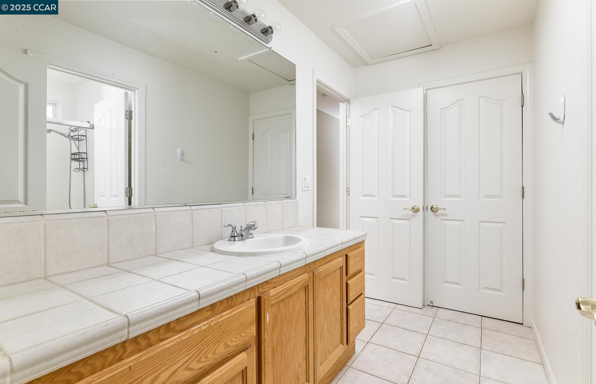 Detail Gallery Image 18 of 39 For 401 Pinenut St, Oakley,  CA 94561 - 5 Beds | 3 Baths