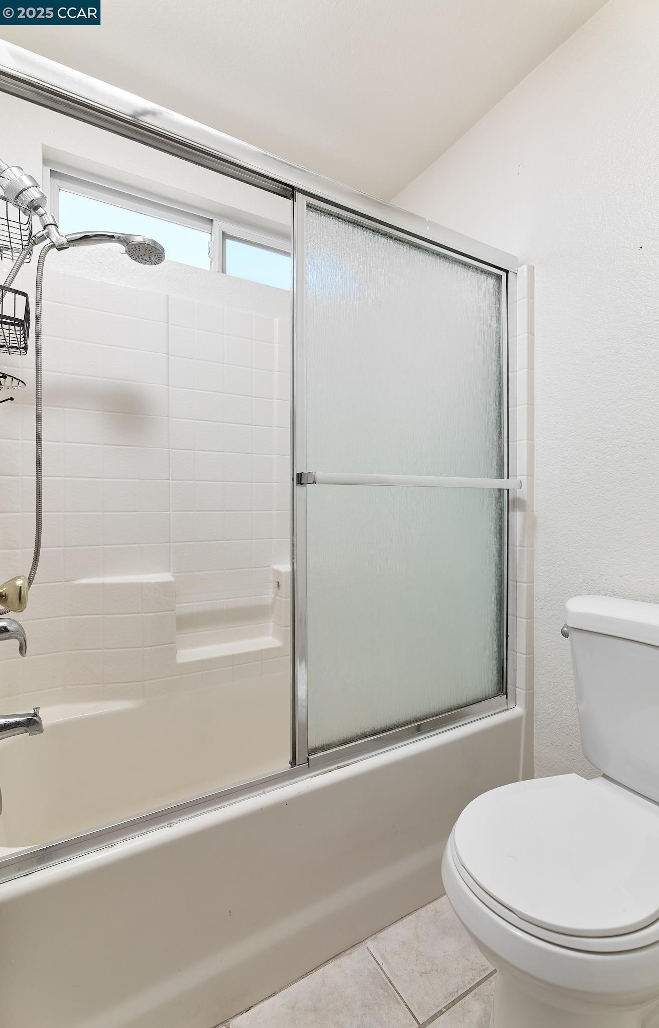 Detail Gallery Image 19 of 39 For 401 Pinenut St, Oakley,  CA 94561 - 5 Beds | 3 Baths