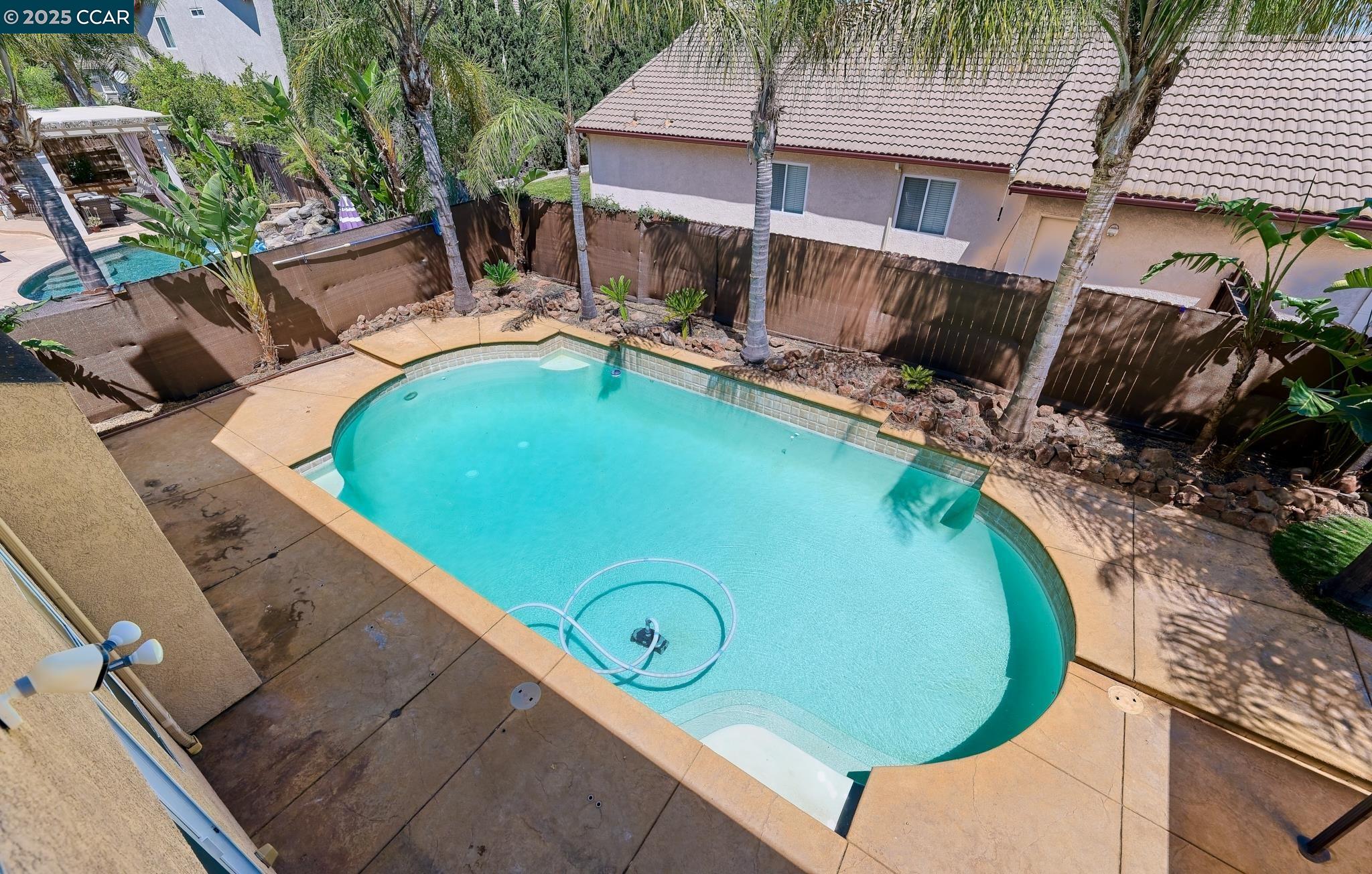 Detail Gallery Image 4 of 39 For 401 Pinenut St, Oakley,  CA 94561 - 5 Beds | 3 Baths