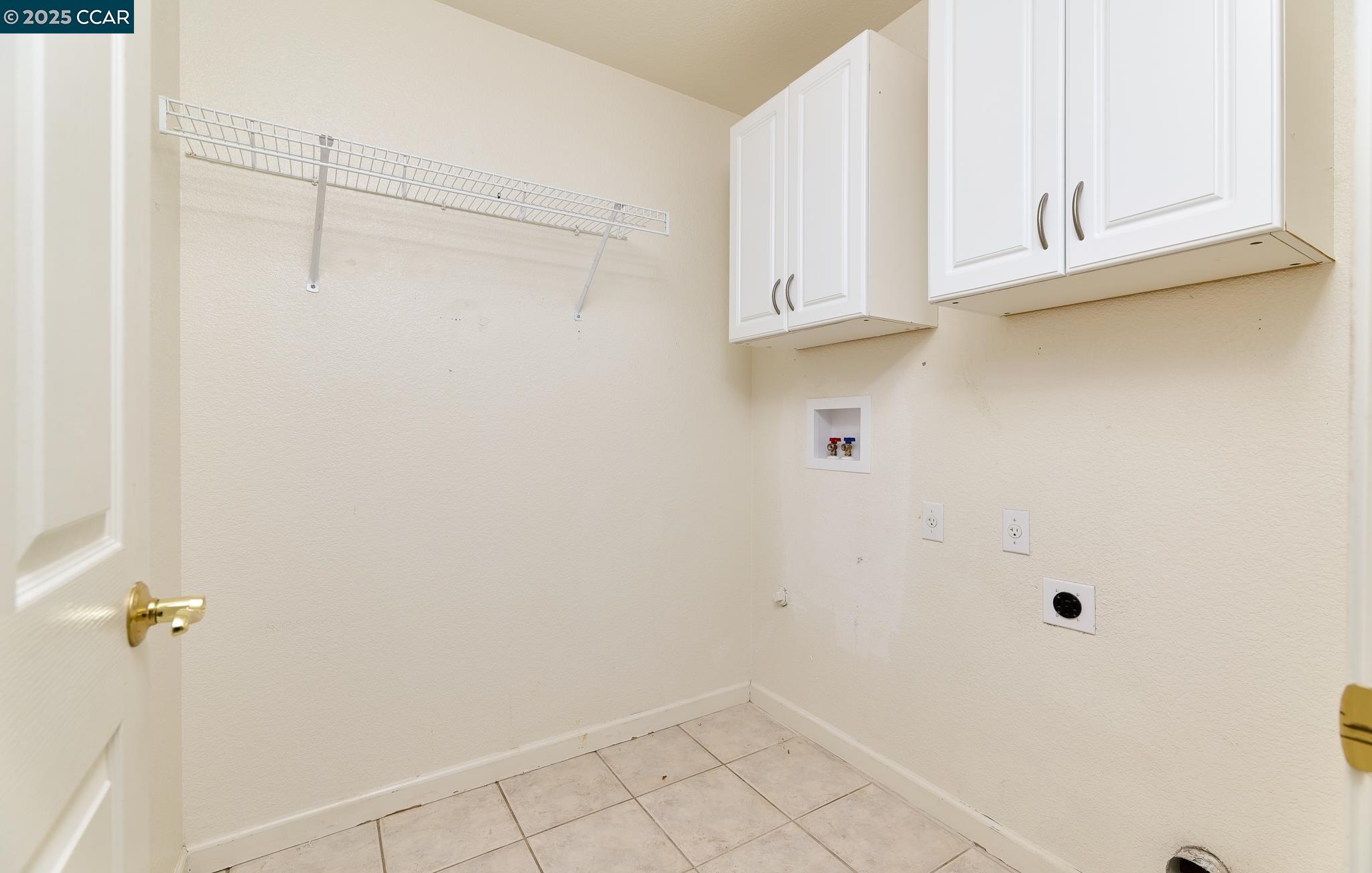Detail Gallery Image 31 of 39 For 401 Pinenut St, Oakley,  CA 94561 - 5 Beds | 3 Baths