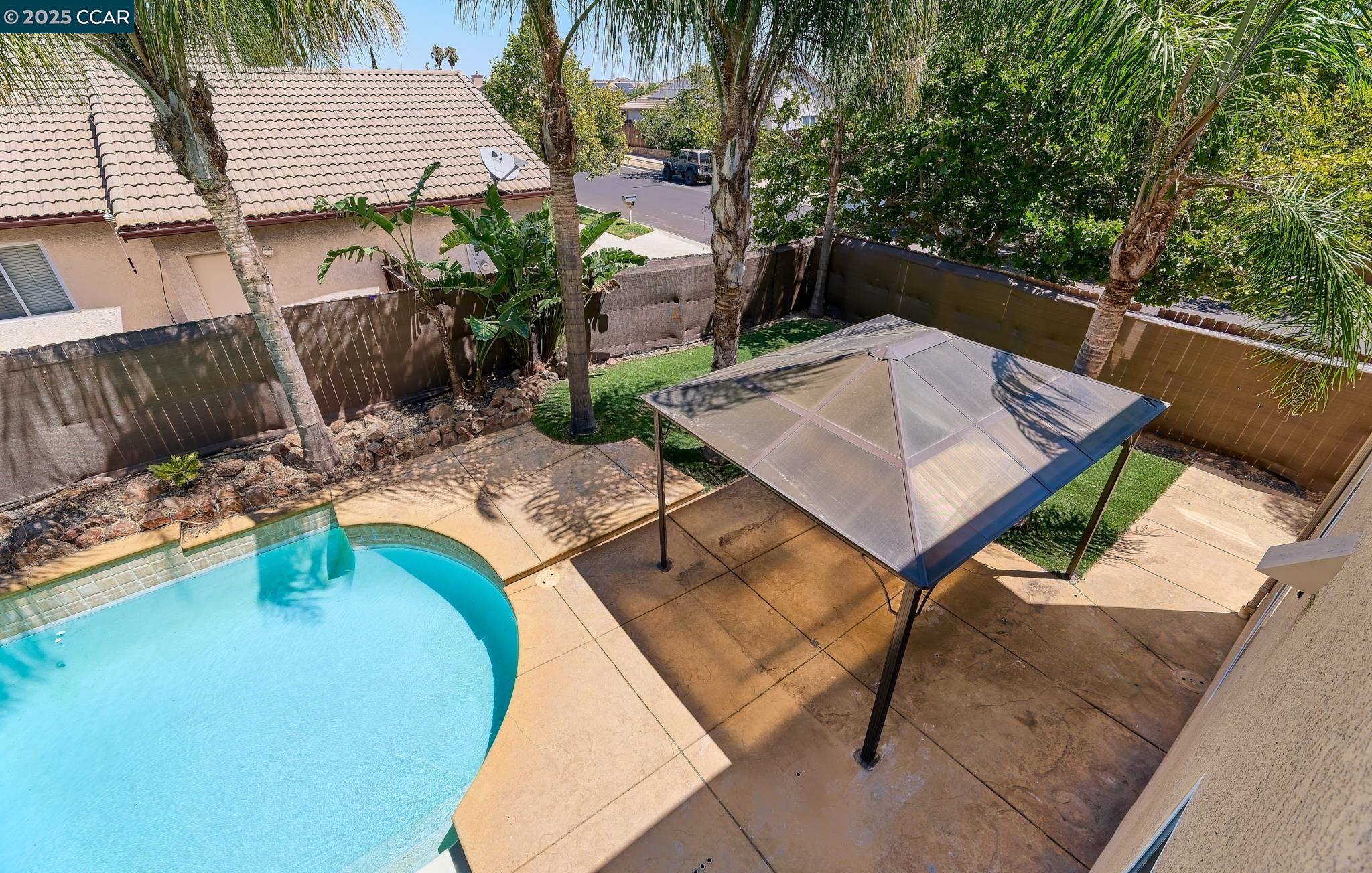Detail Gallery Image 5 of 39 For 401 Pinenut St, Oakley,  CA 94561 - 5 Beds | 3 Baths