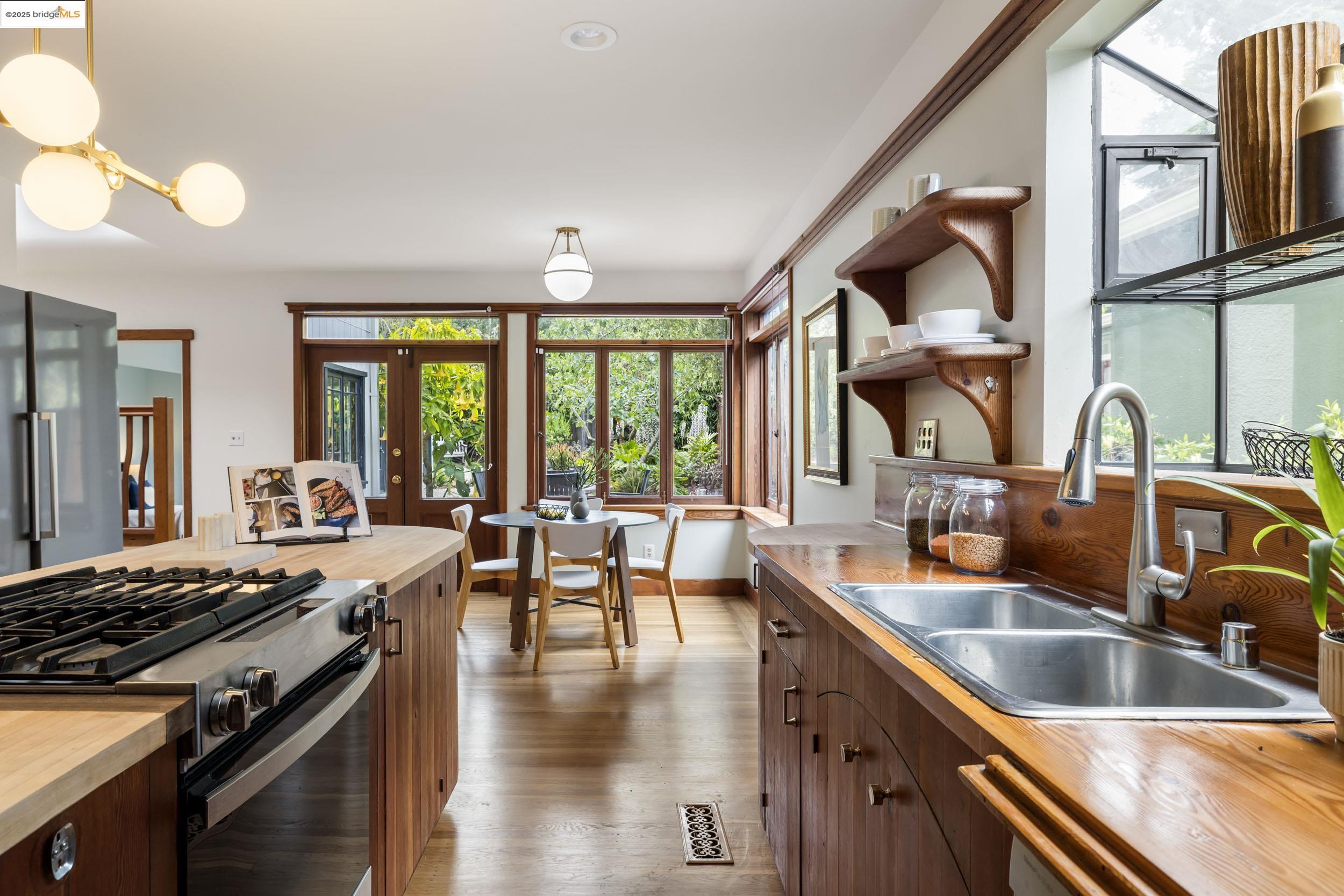 Detail Gallery Image 19 of 56 For 1409 Bonita Ave, Berkeley,  CA 94709 - 4 Beds | 2 Baths