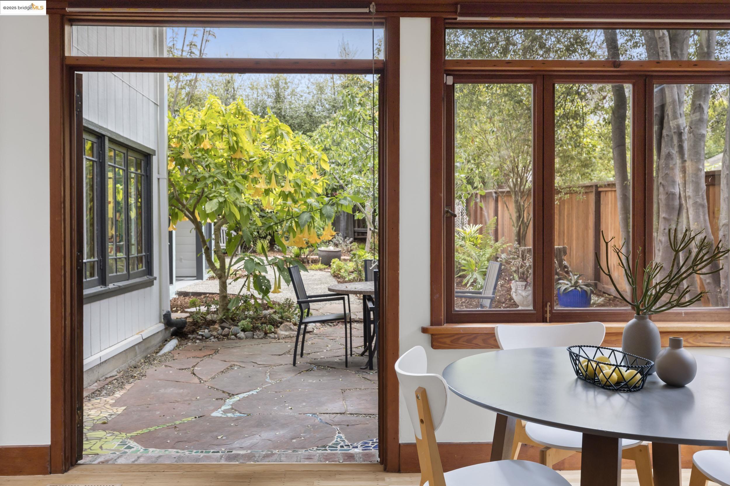 Detail Gallery Image 23 of 56 For 1409 Bonita Ave, Berkeley,  CA 94709 - 4 Beds | 2 Baths