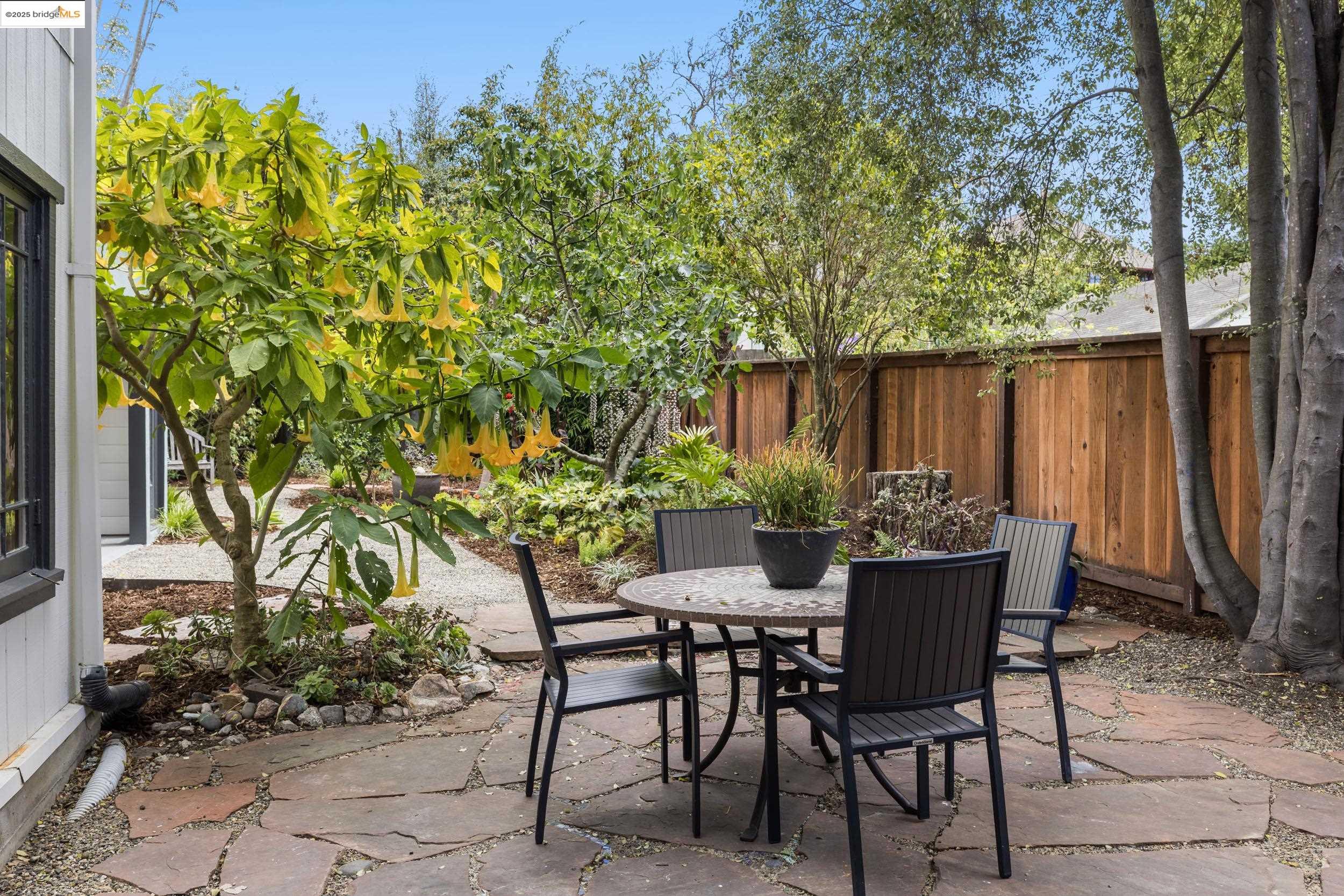Detail Gallery Image 24 of 56 For 1409 Bonita Ave, Berkeley,  CA 94709 - 4 Beds | 2 Baths